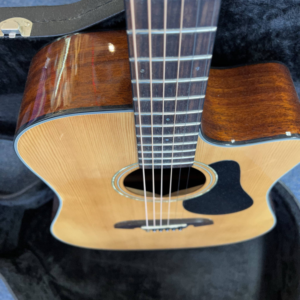 Alvarez RD8C Acoustic-Electric Guitar Natural w/HSC (used)