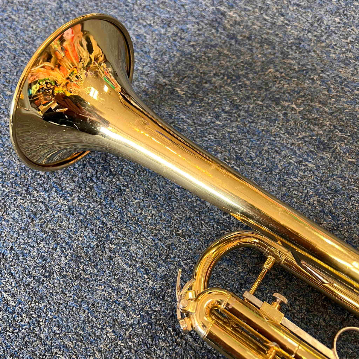 Bach TR300 Trumpet 1990 brass lacquer finish (used)