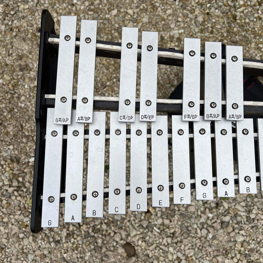 Pearl Bell Kit Glockenspiel w/stand and bag (used)