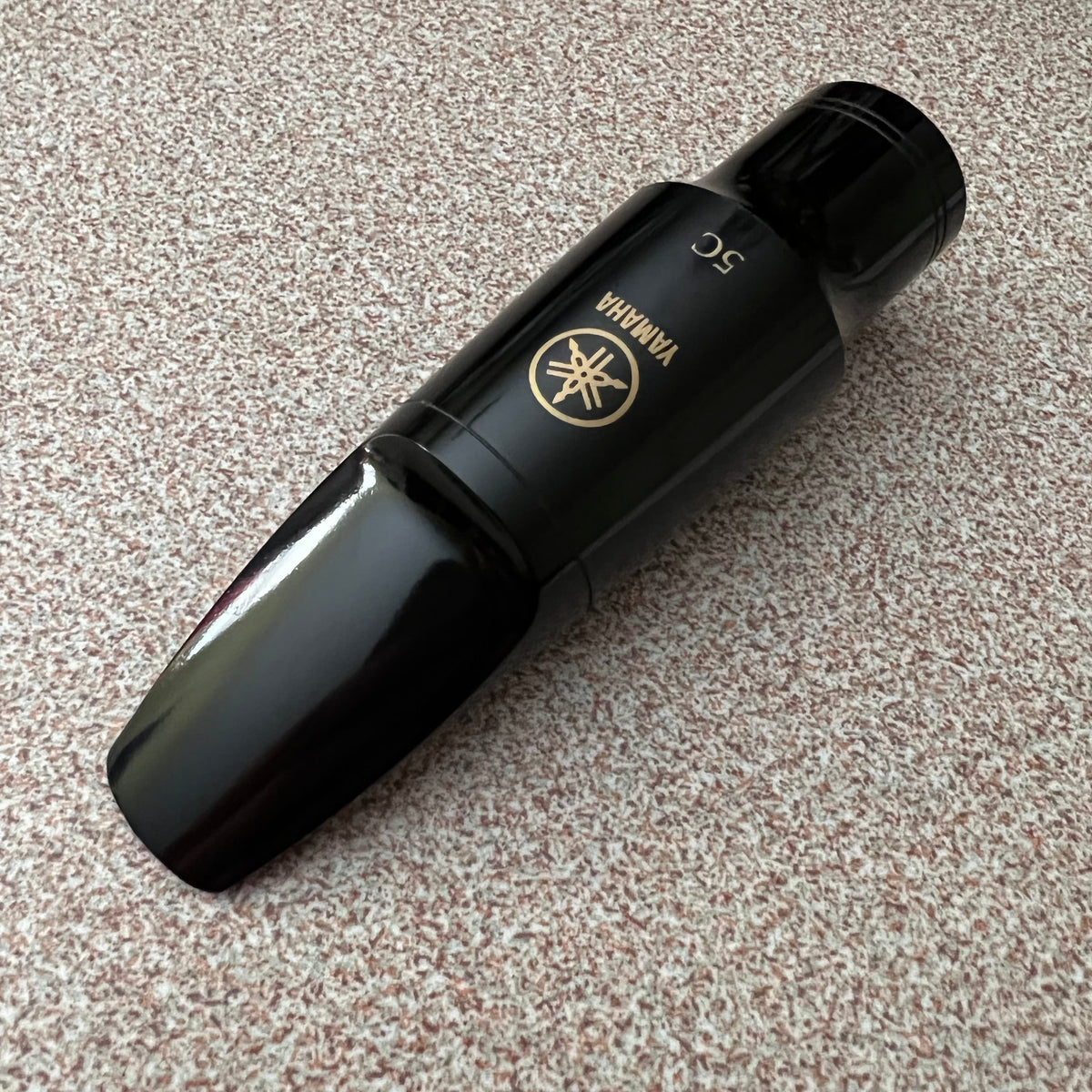 Yamaha 5C Tenor Saxophone Mouthpiece w/lig and cap (used)