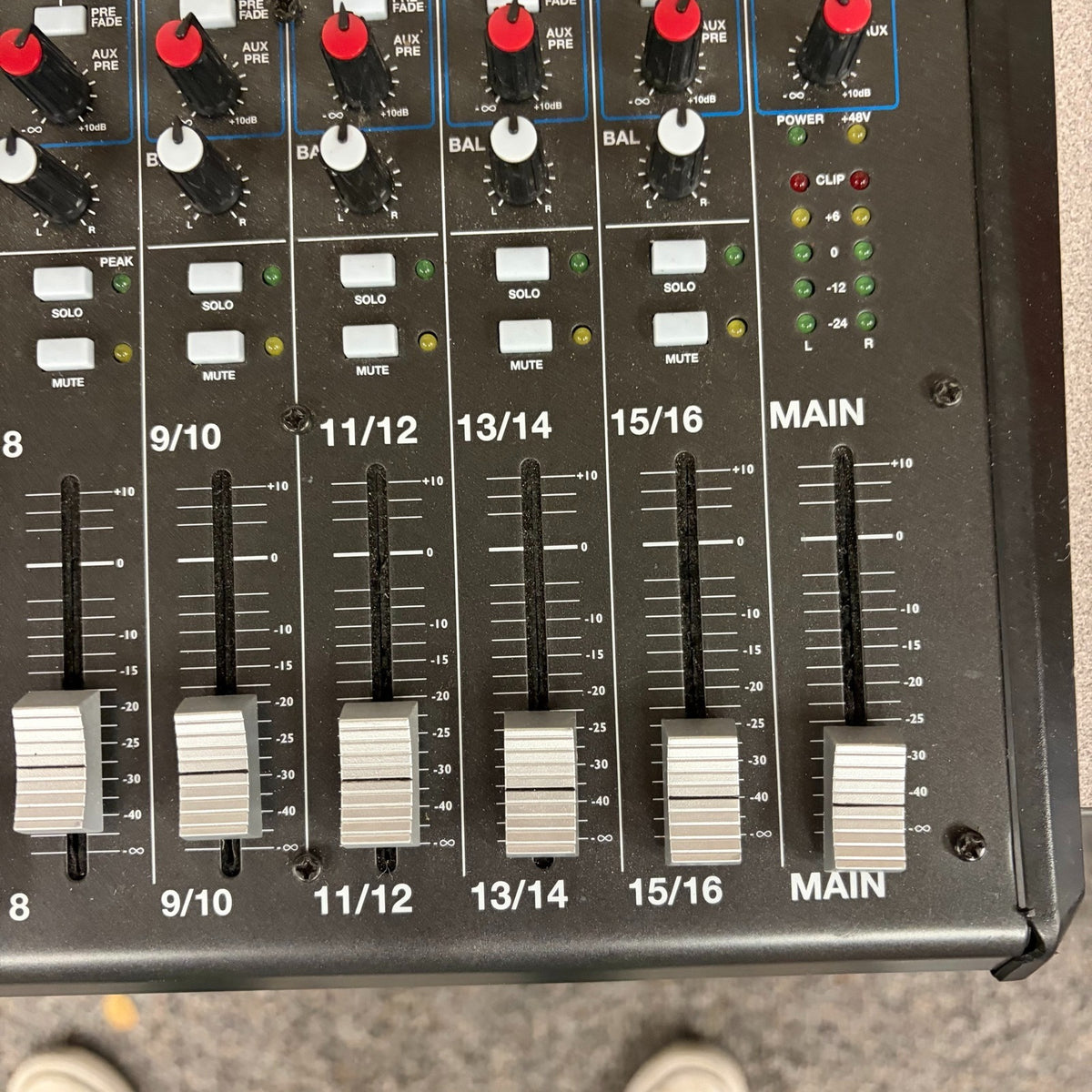 Alesis Multimix 16usb fx Mixer