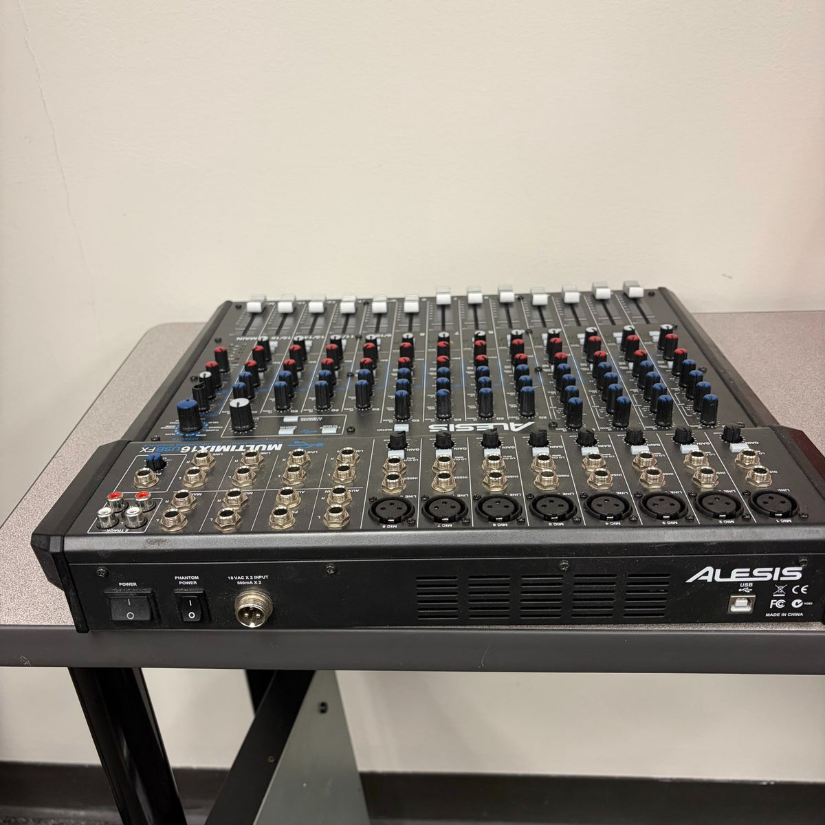 Alesis Multimix 16usb fx Mixer