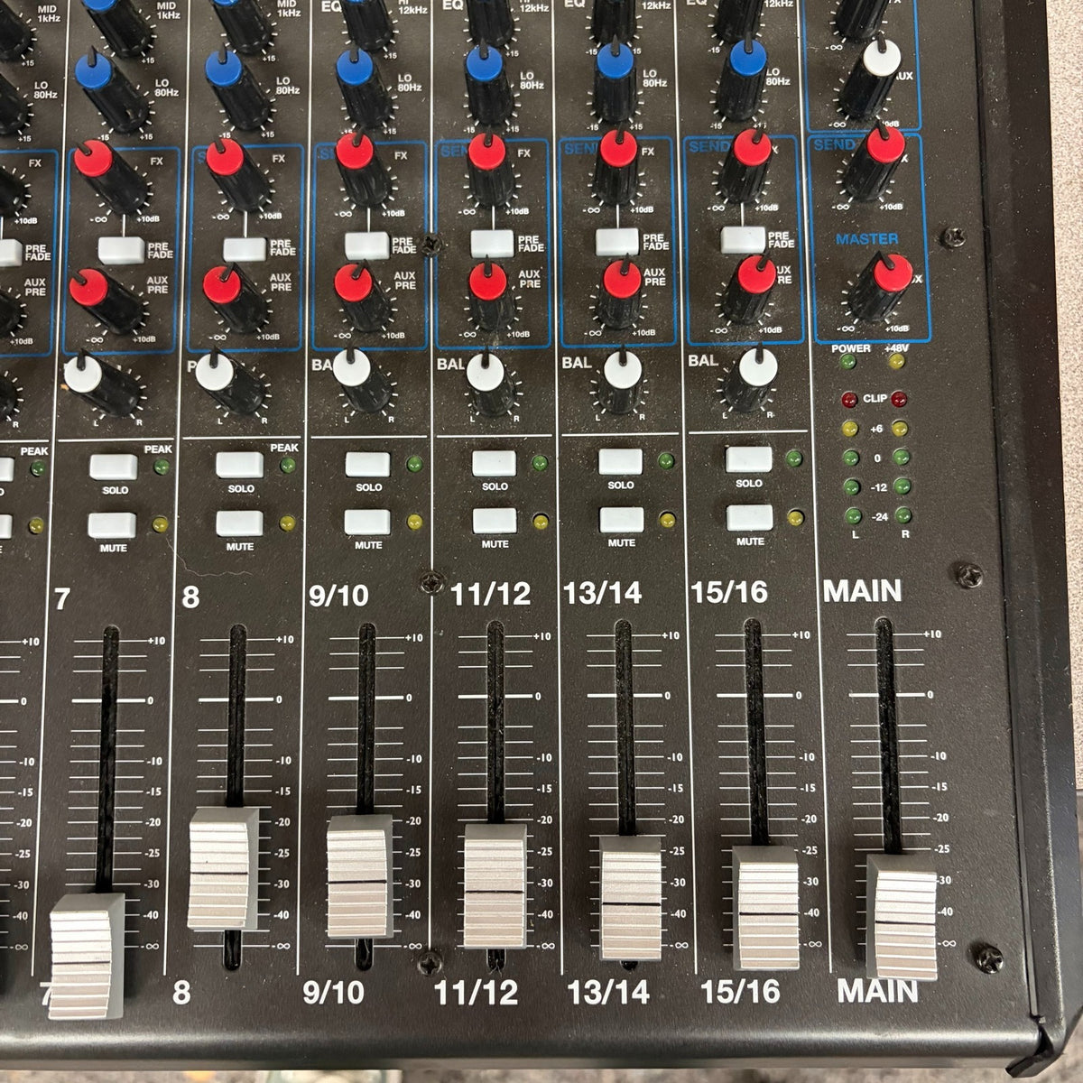 Alesis Multimix 16usb fx Mixer