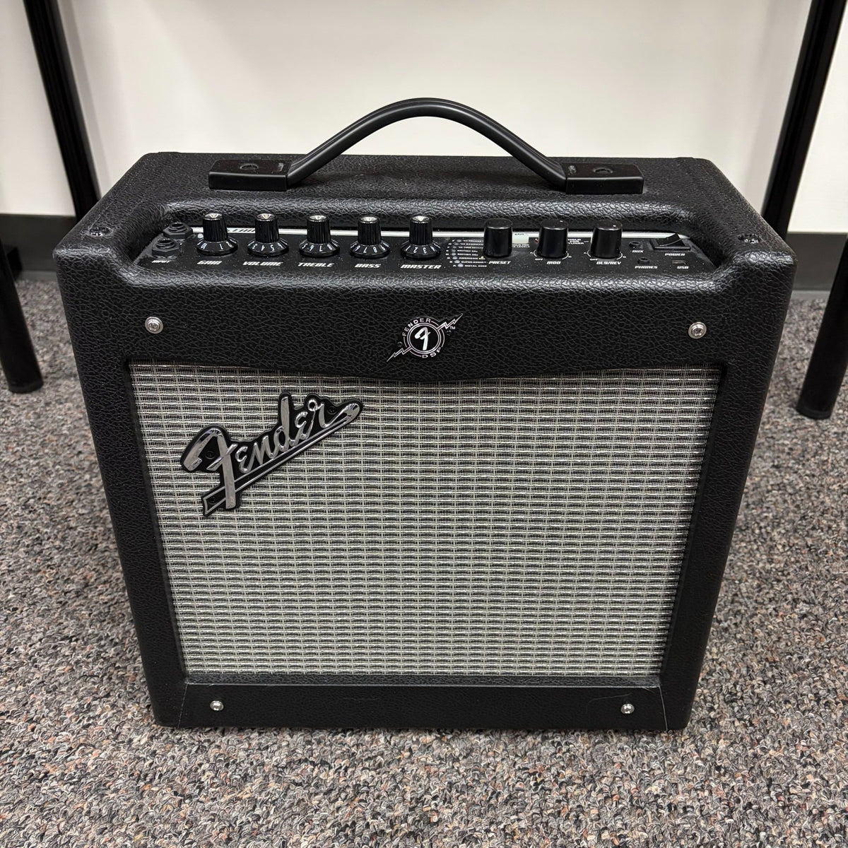Fender Mustang I V.2 20-Watt 1x8" Modeling Guitar Combo, Used