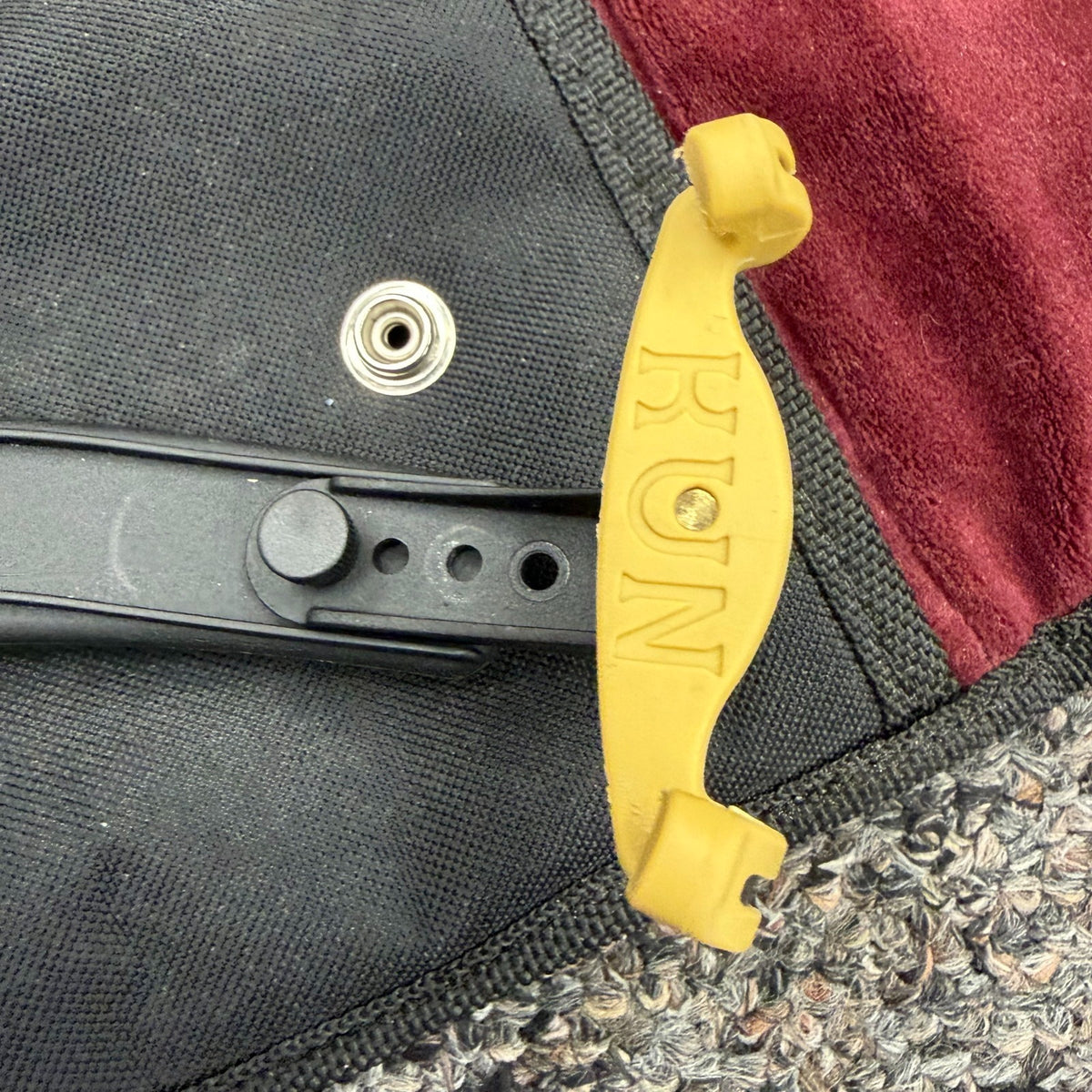 Kun Violin Shoulder Rest 4/4, used with case