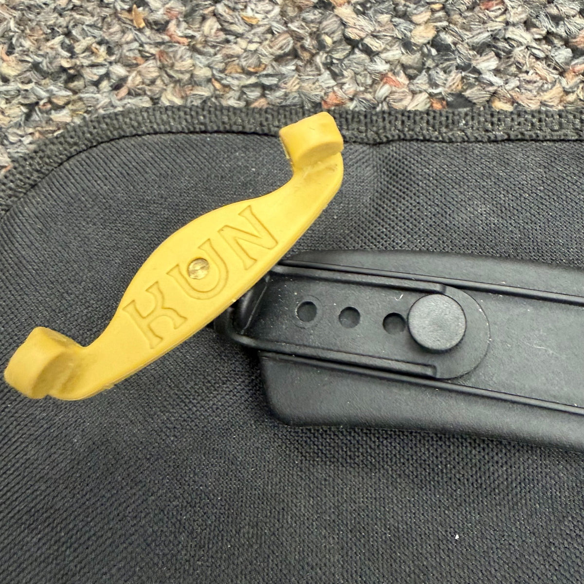 Kun Violin Shoulder Rest 4/4, used with case