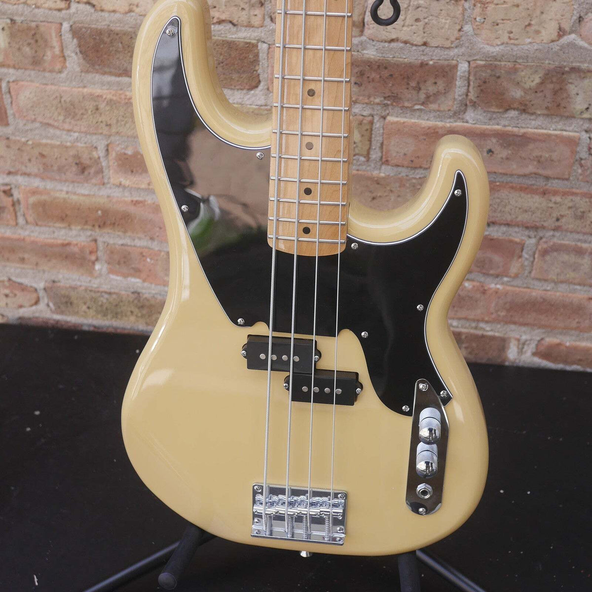 Tagima TW-66 Woodstock Series Tele P Bass Butterscotch Blackguard 4 String