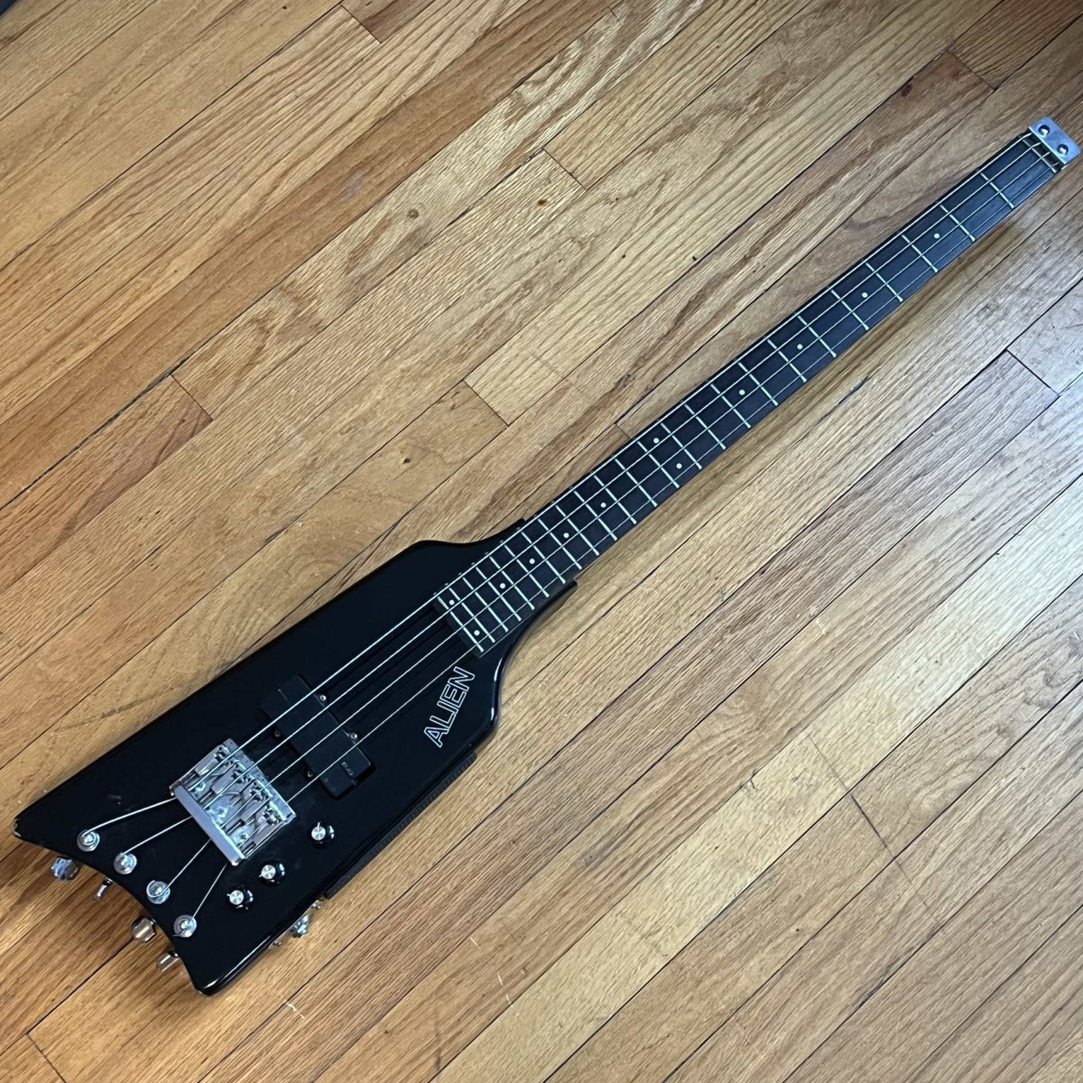 Hondo Alien Headless Electric Bass Guitar 1980s