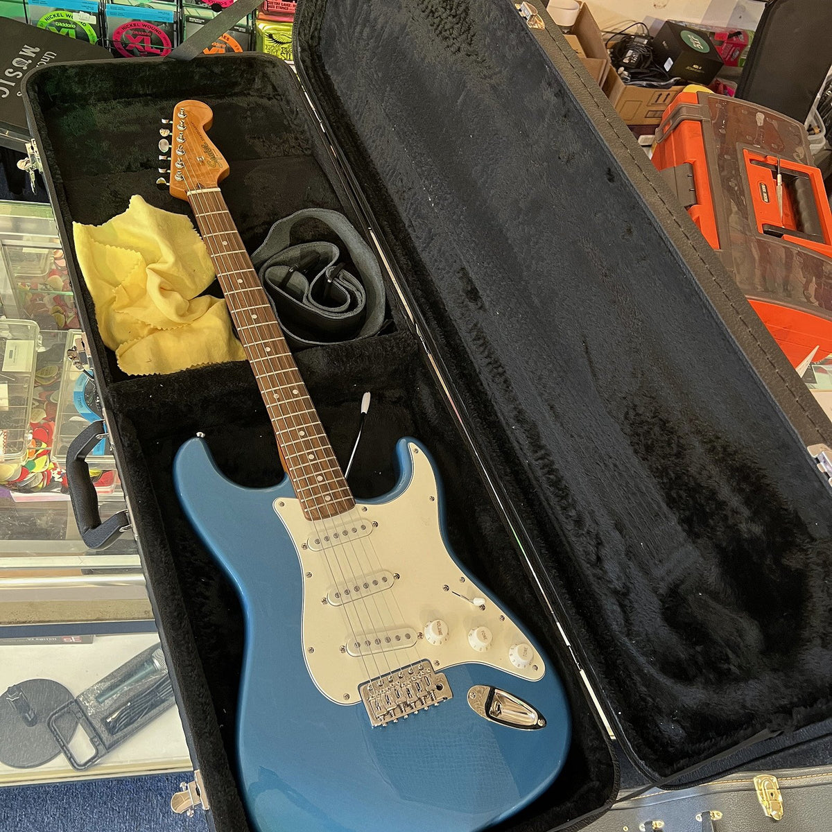 Squier by Fender Classic Vibe '60s Stratocaster Lake Placid Blue Excellent
