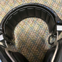 Load image into Gallery viewer, Pioneer SE-500 High Polymer Stereo Headphones Vintage 1981 Used