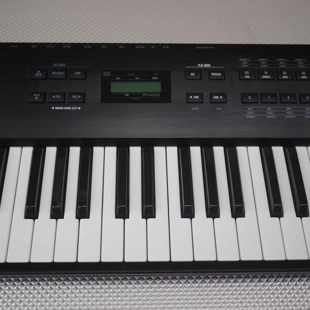 Alesis QS7 DIgital Synthesizer Keyboard 1999