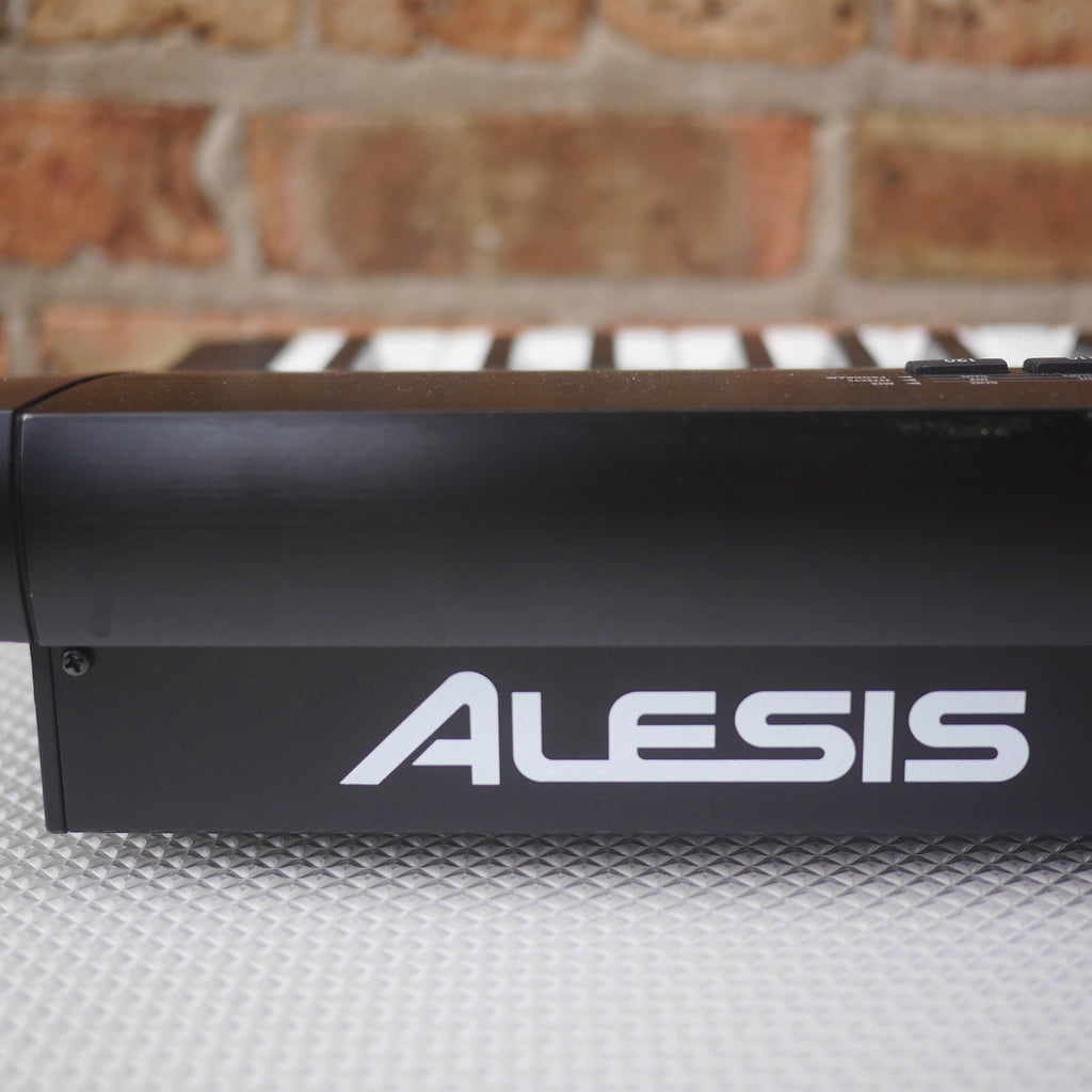 Alesis QS7 DIgital Synthesizer Keyboard 1999