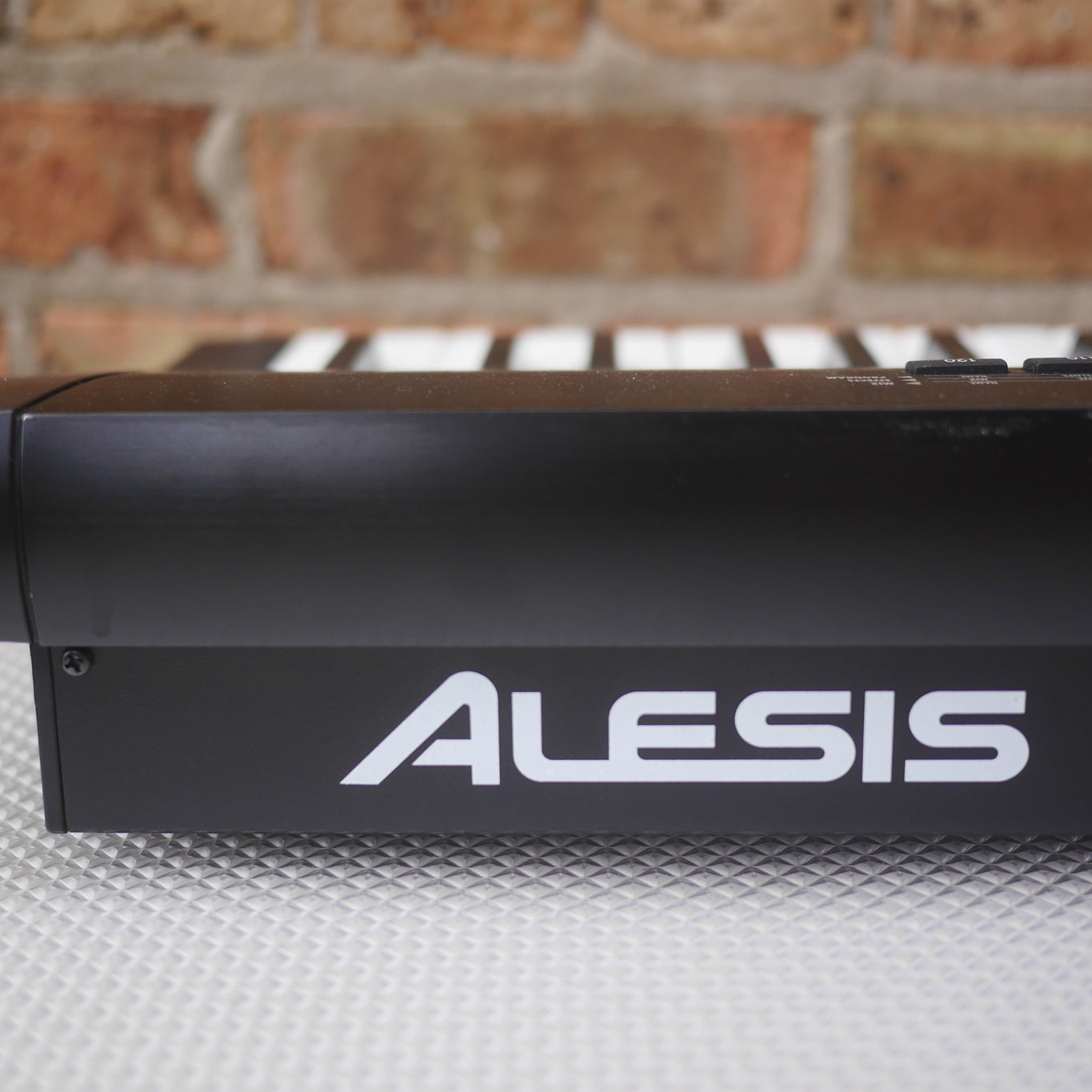 Alesis QS7 DIgital Synthesizer Keyboard 1999