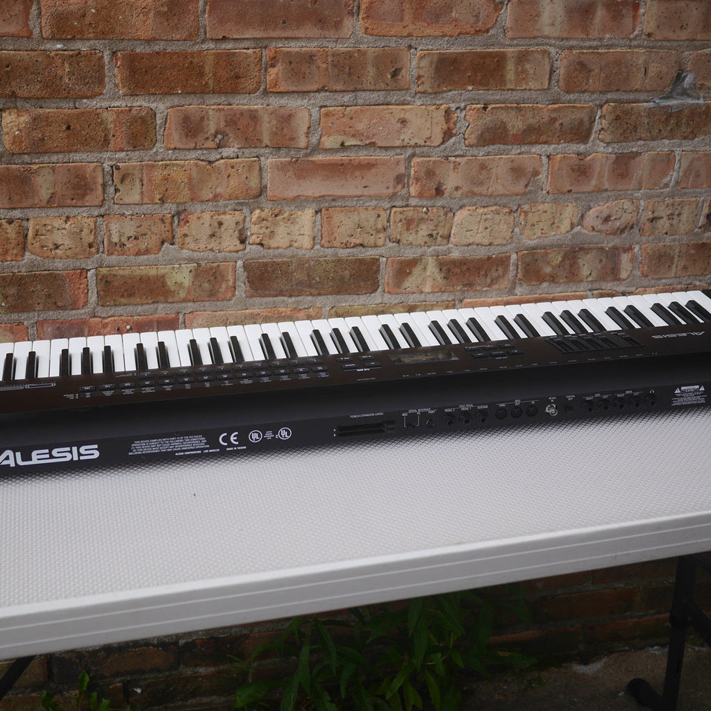 Alesis QS7 DIgital Synthesizer Keyboard 1999
