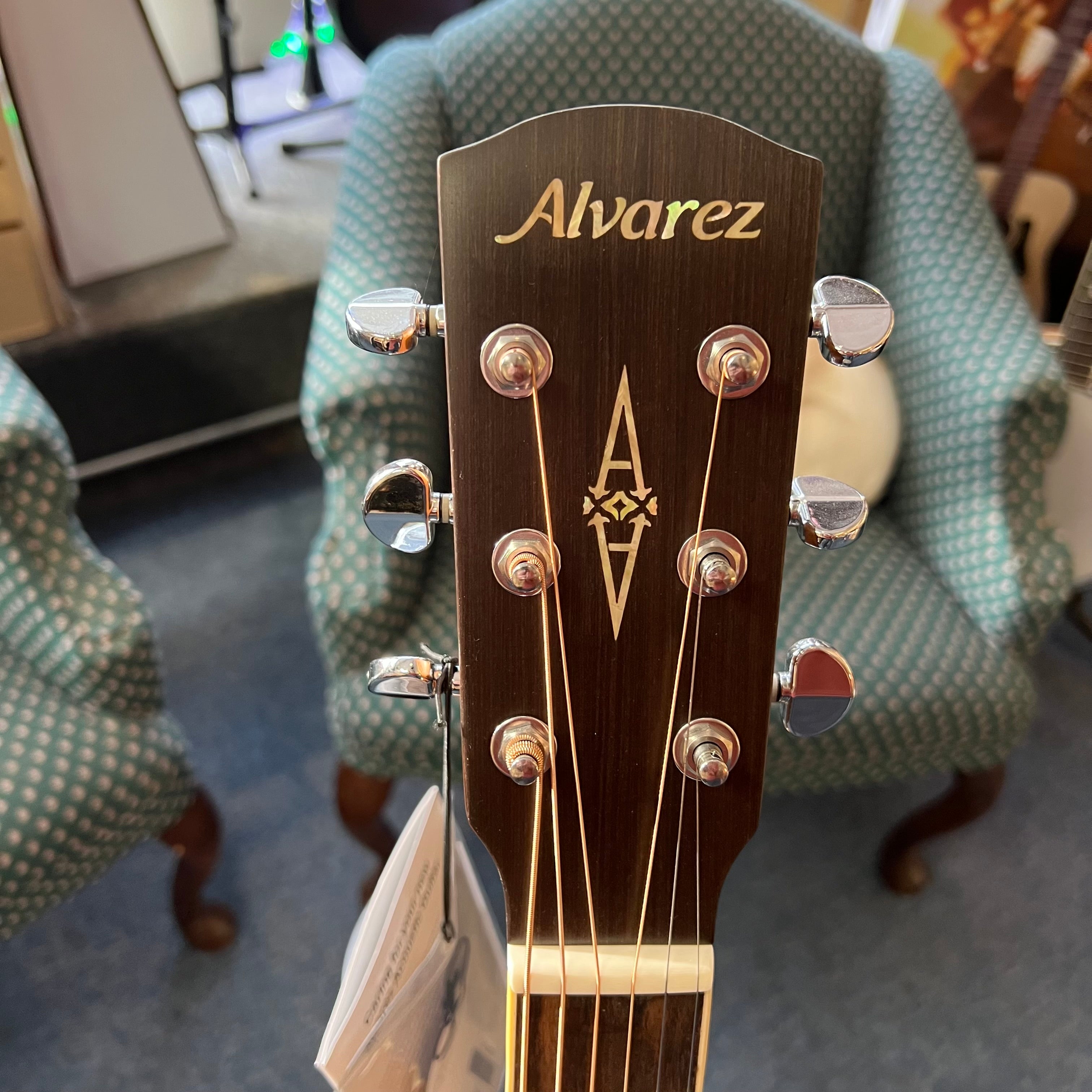 Alvarez AD60 Artist Dreadnought