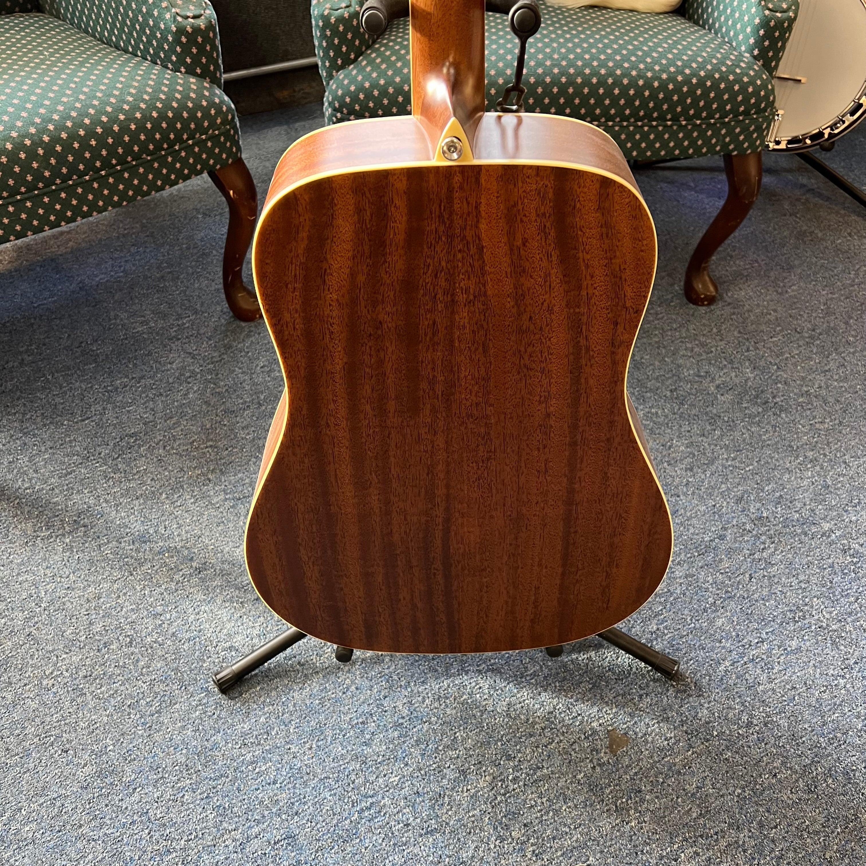Alvarez AD60 Artist Dreadnought