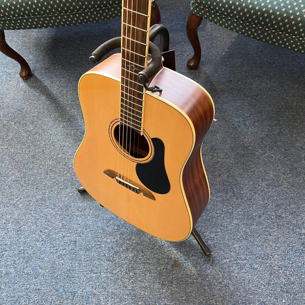 Alvarez AD60 Artist Dreadnought
