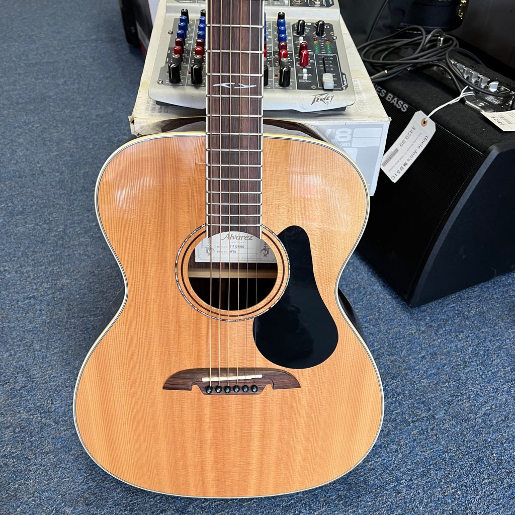 Alvarez AF70 Acoustic Guitar Folk Natural w/pickup (used)