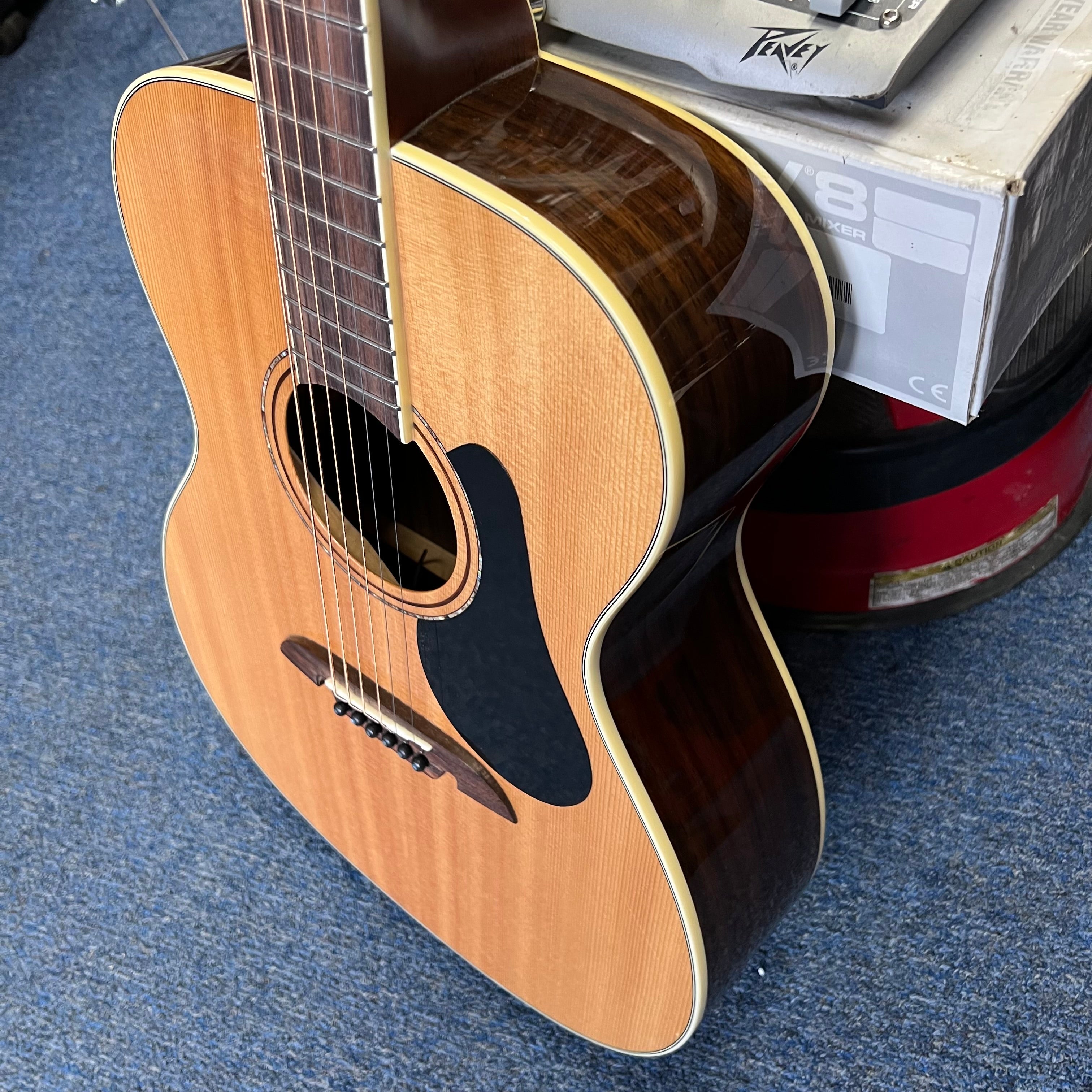 Alvarez AF70 Acoustic Guitar Folk Natural w/pickup (used)