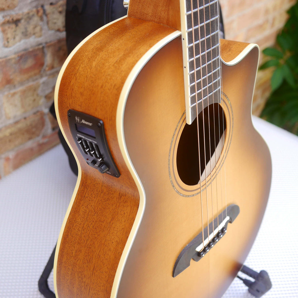 Alvarez Artist Little Jumbo Travel Guitar w/deluxe Gig Bag EQ & tuner Shadowburst