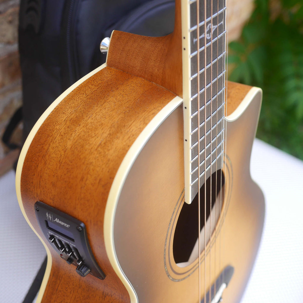 Alvarez Artist Little Jumbo Travel Guitar w/deluxe Gig Bag EQ & tuner Shadowburst