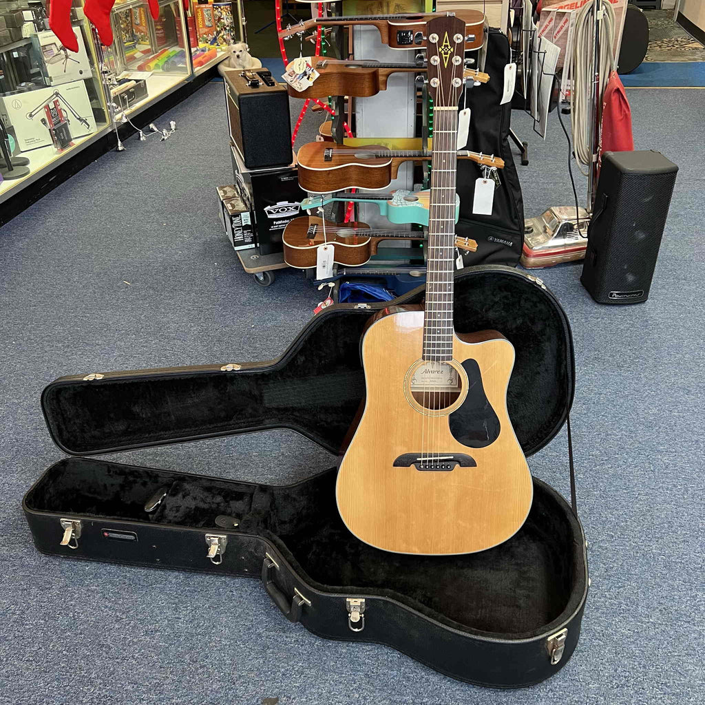 Alvarez RD8C Acoustic-Electric Guitar Natural w/HSC (used)