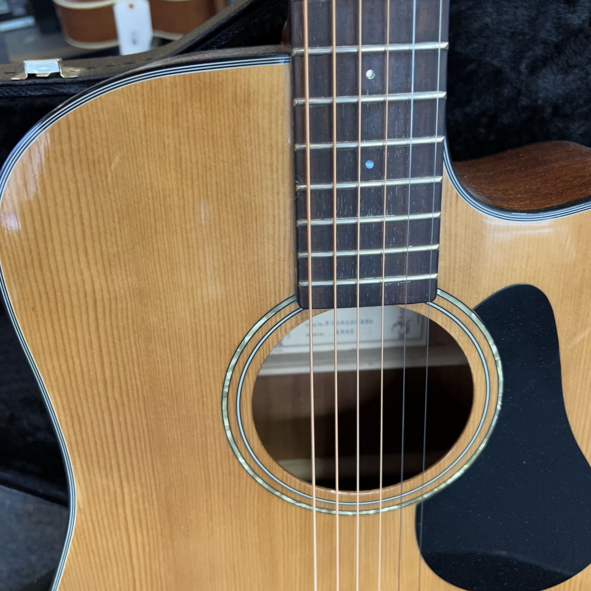 Alvarez RD8C Acoustic-Electric Guitar Natural w/HSC (used)