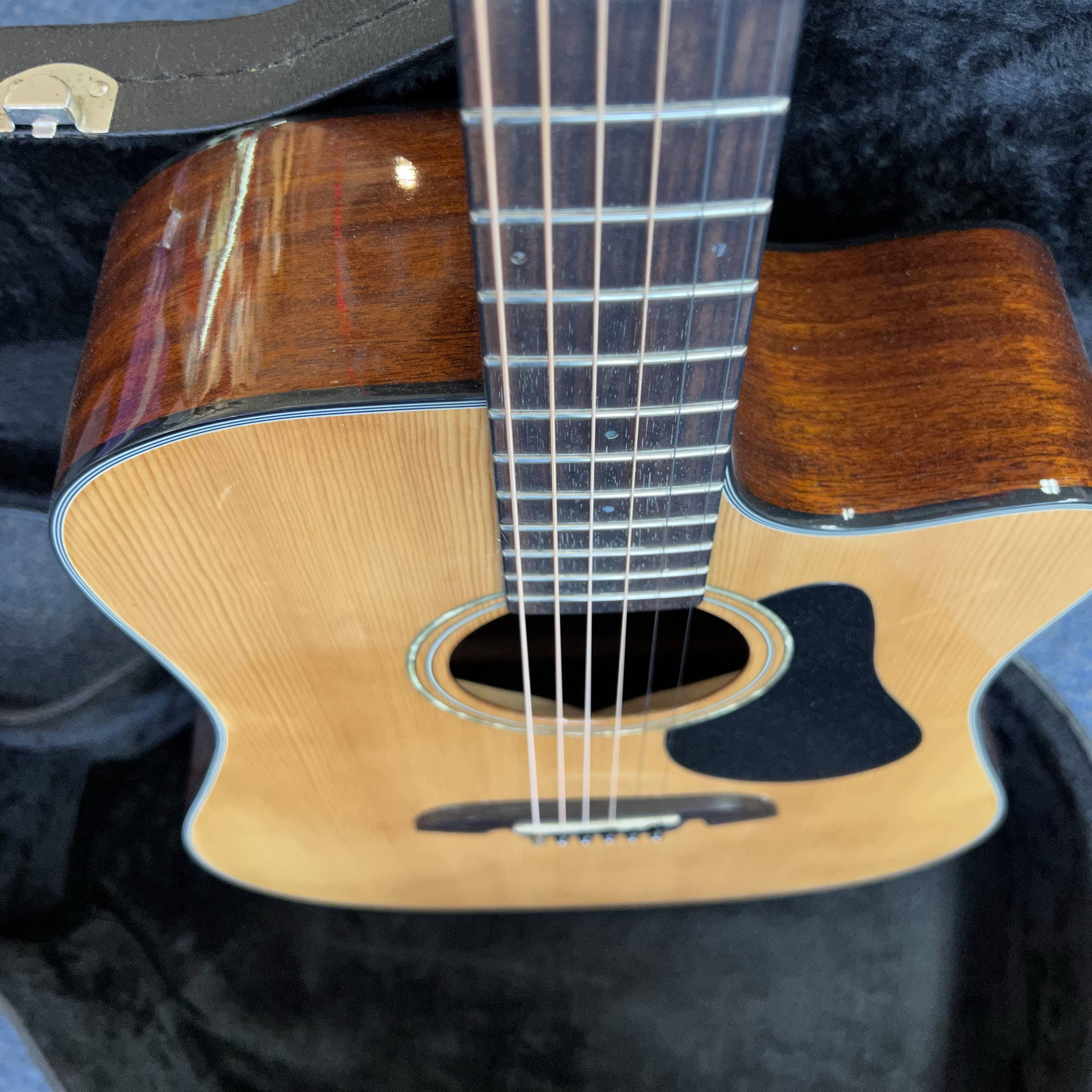 Alvarez RD8C Acoustic-Electric Guitar Natural w/HSC (used)