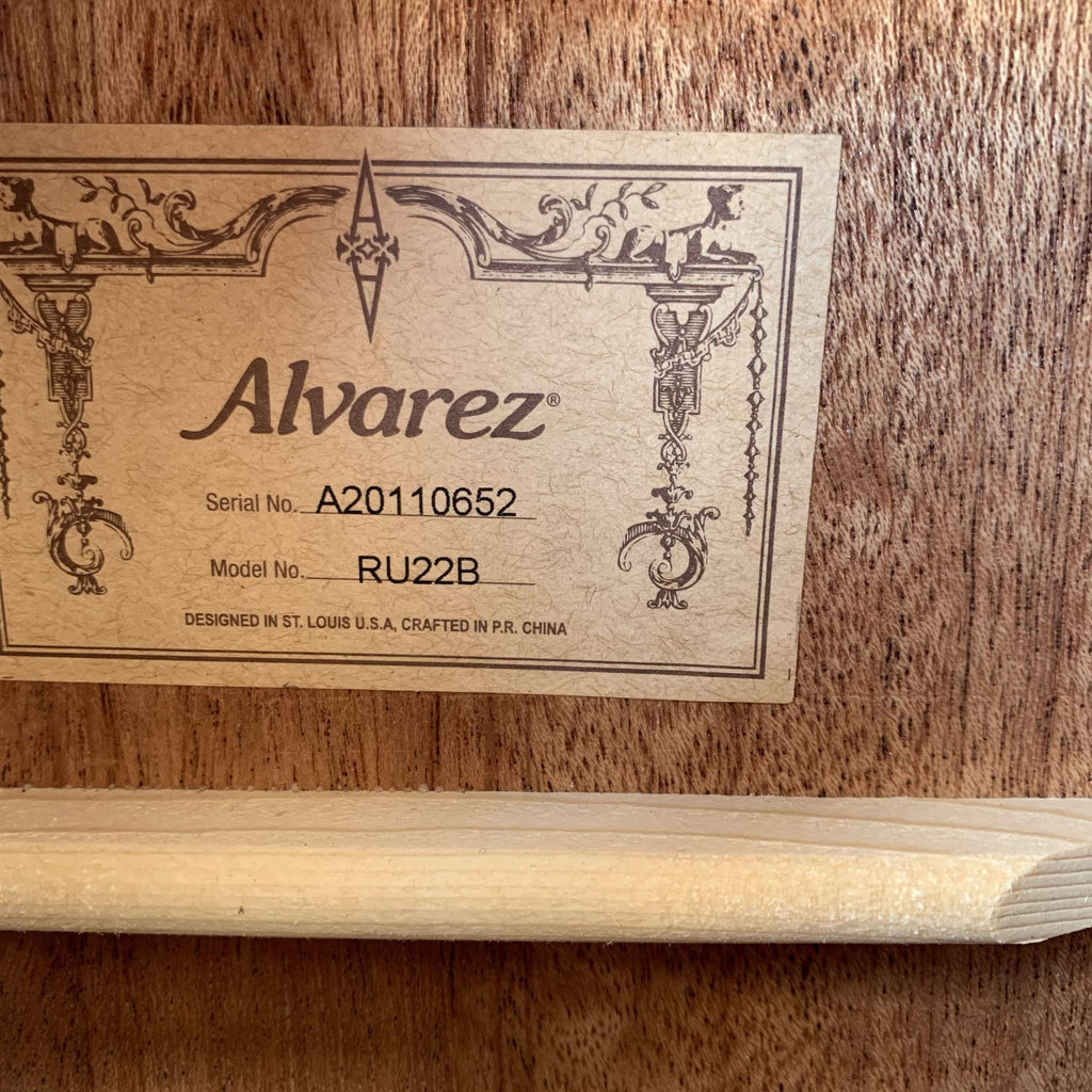 Alvarez Regent Baritone Ukulele Mahogany Satin