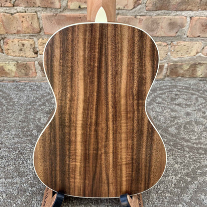 Alvarez Regent Concert Ukulele Pack w/Tuner and Gig bag Acacia
