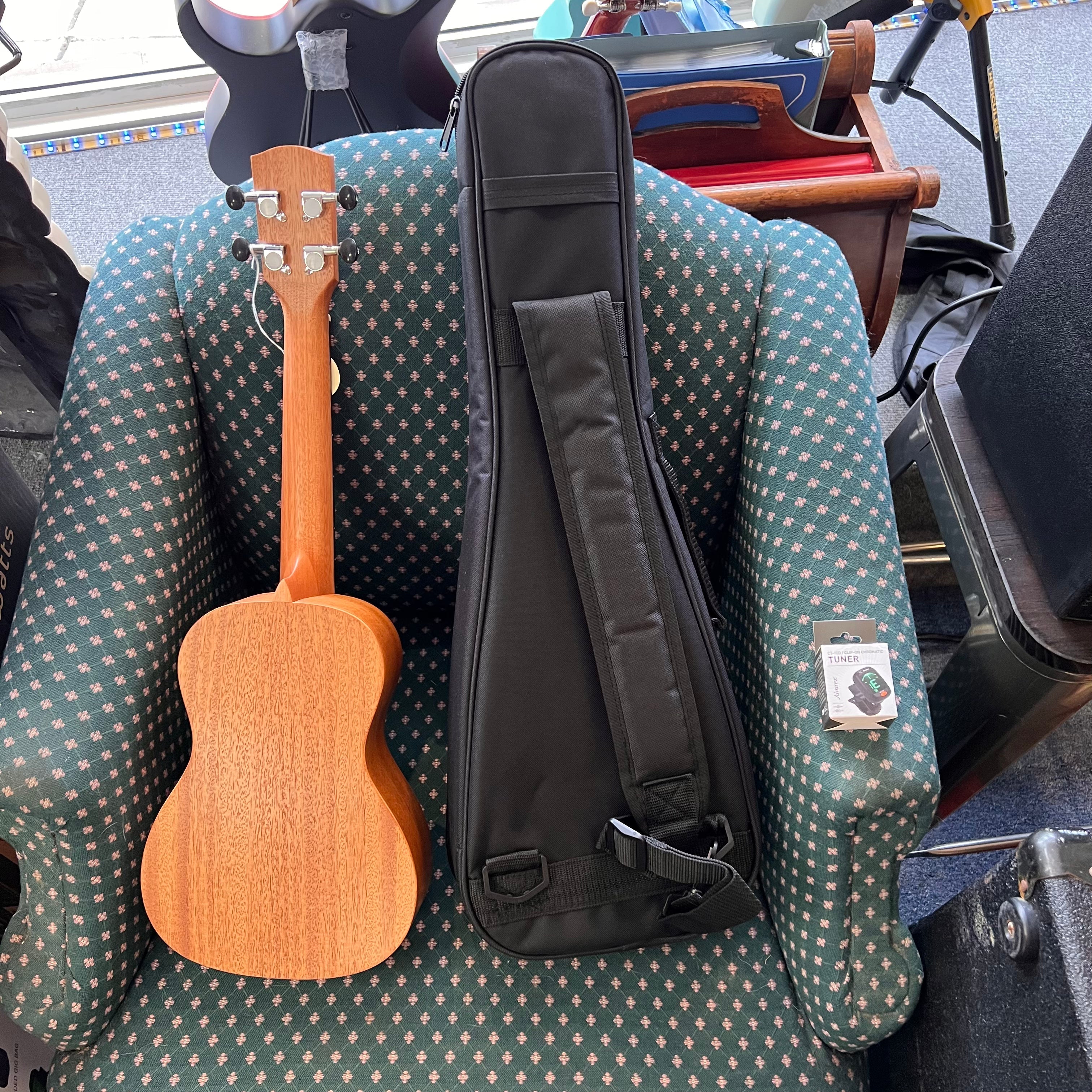 Alvarez Regent Concert Ukulele Package with bag & Tuner