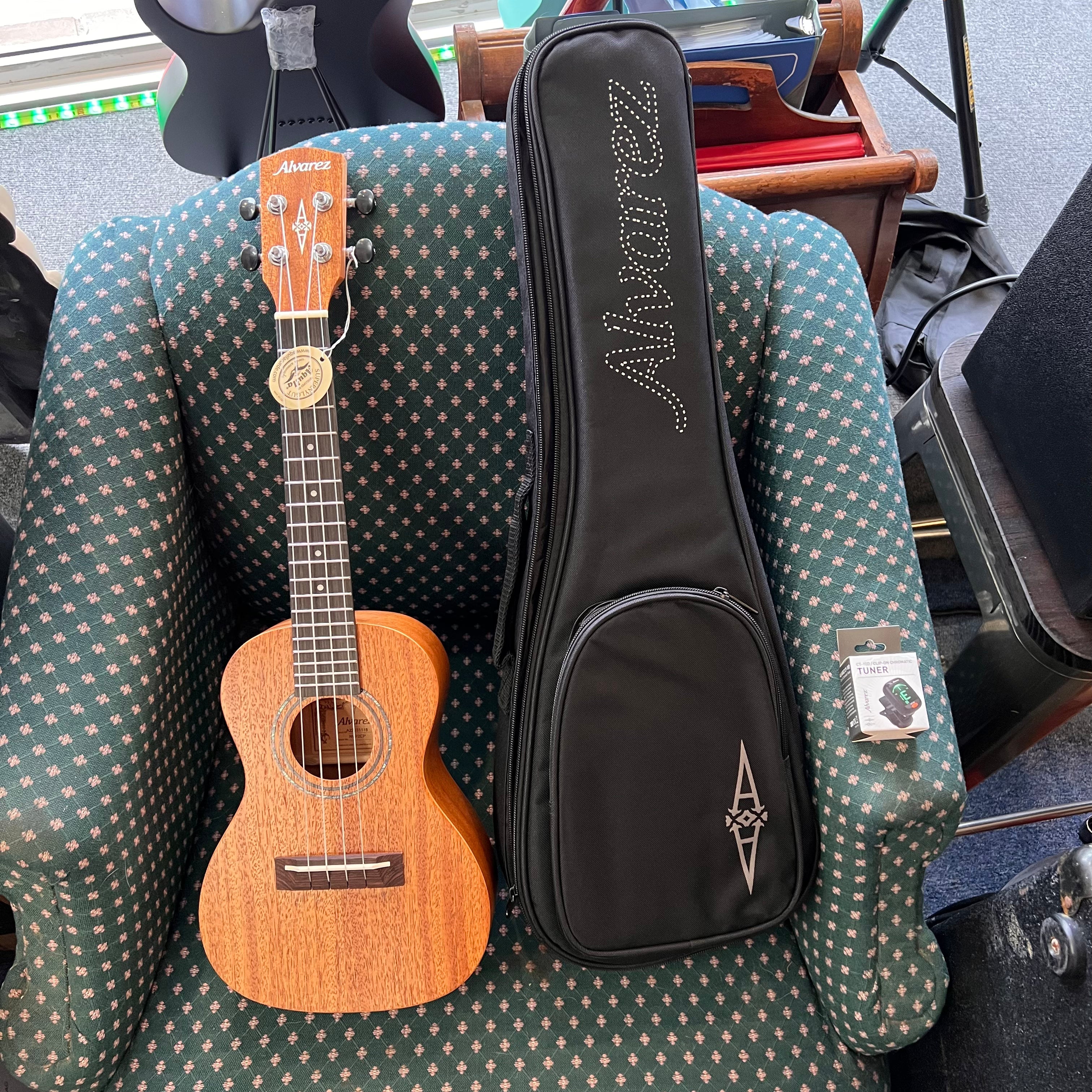 Alvarez Regent Concert Ukulele Package with bag & Tuner