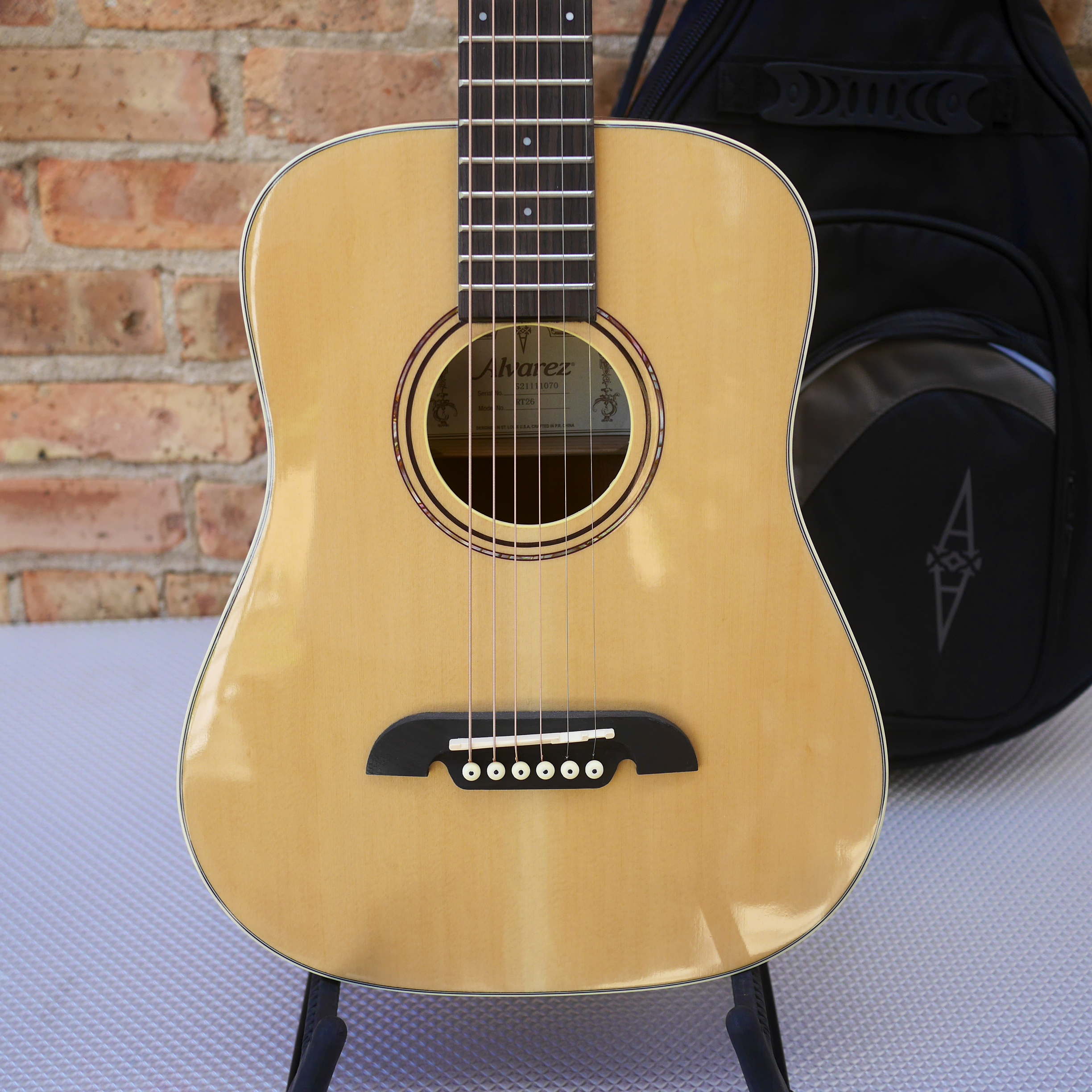 Alvarez Regent Travel Sized Dreadnought w/Deluxe Gig bag