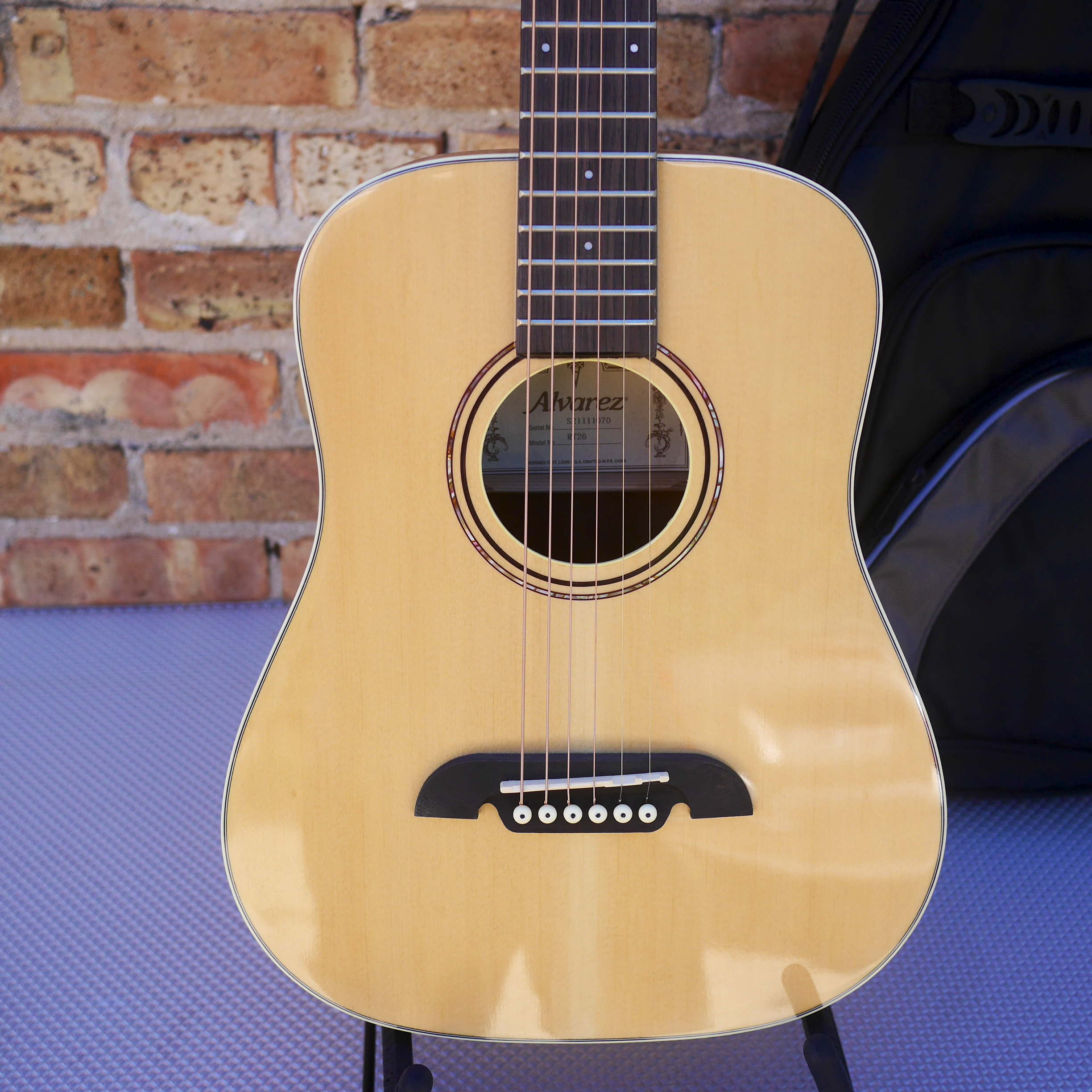 Alvarez Regent Travel Sized Dreadnought w/Deluxe Gig bag