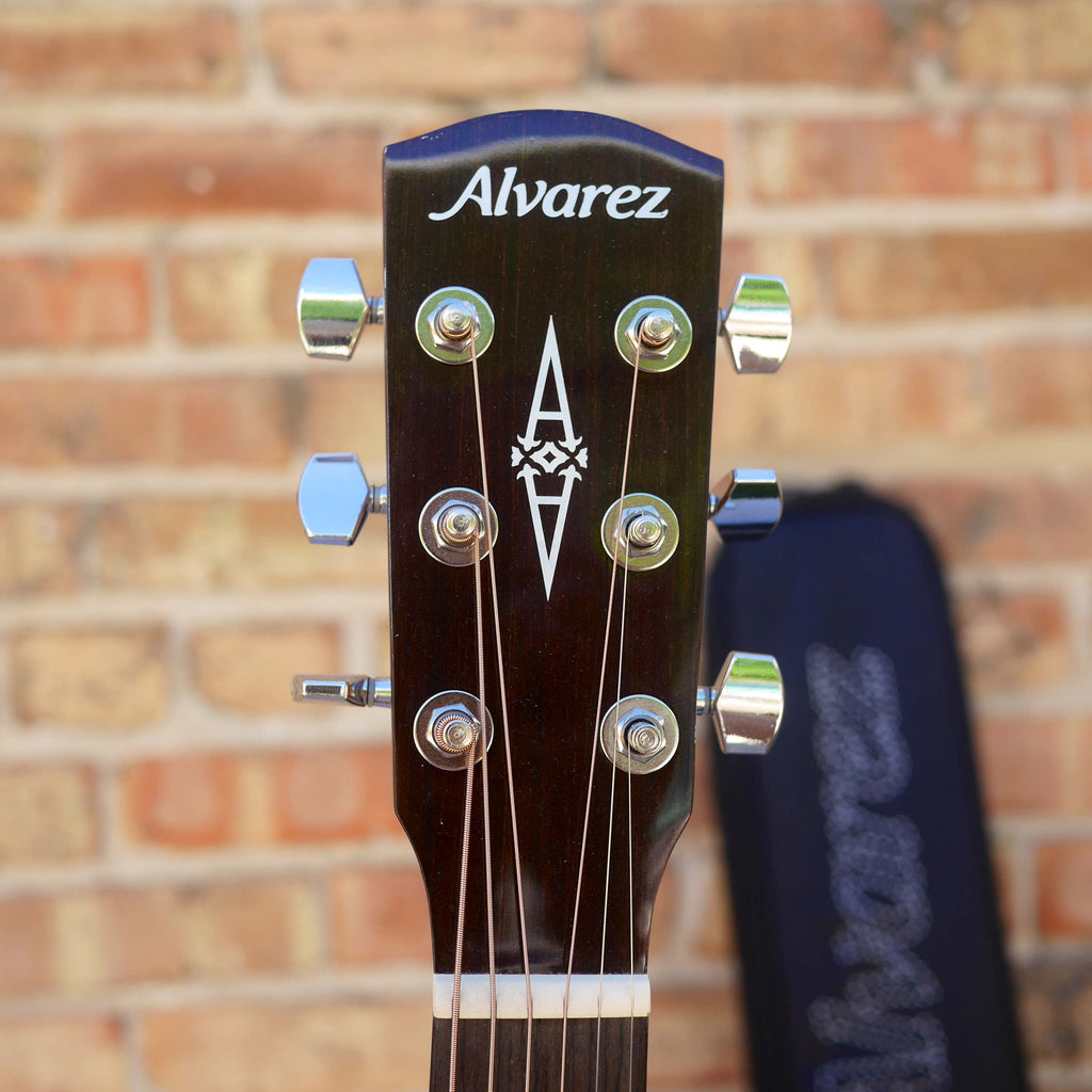 Alvarez Regent Travel Sized Dreadnought w/Deluxe Gig bag