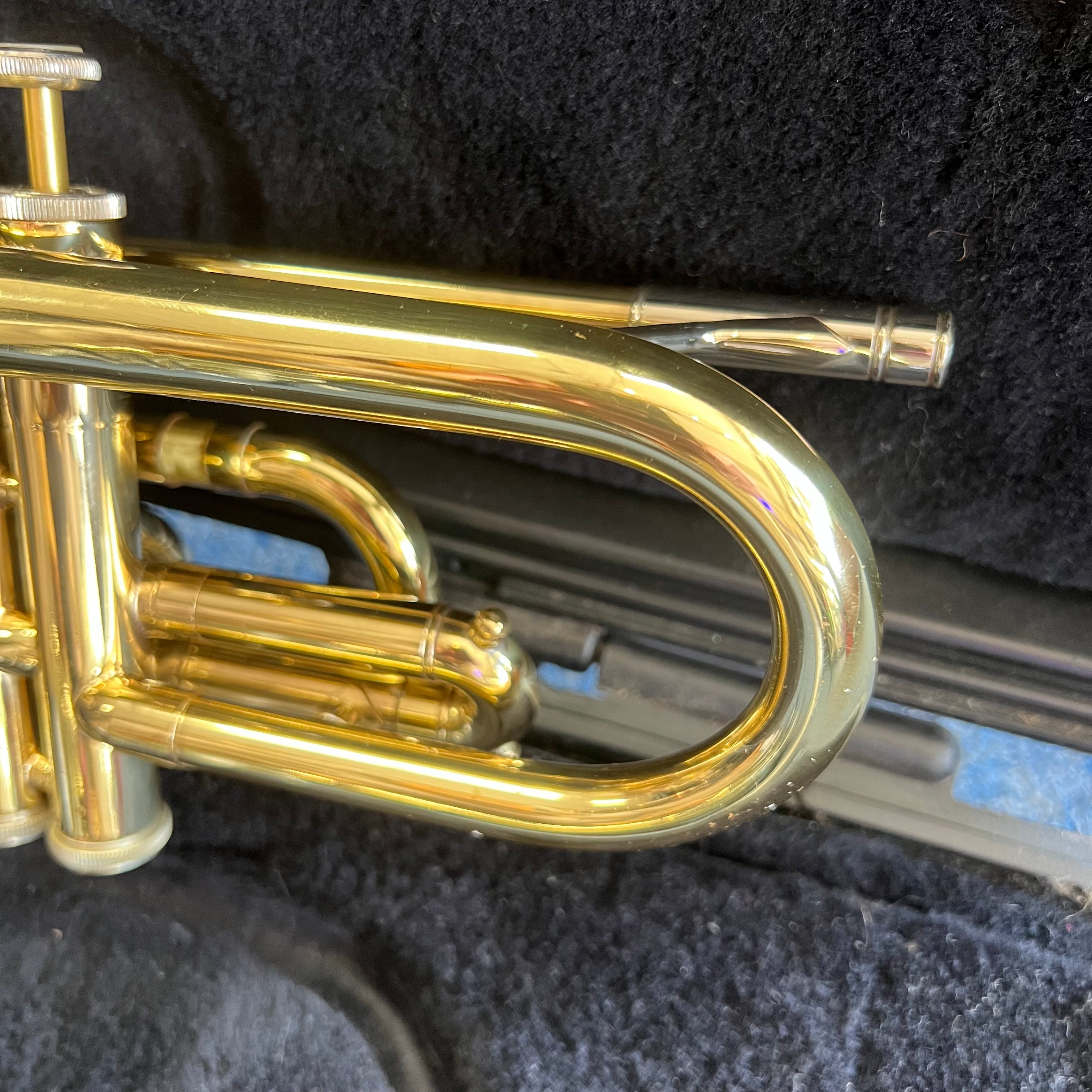 Bach CR300 Cornet w/case (used)