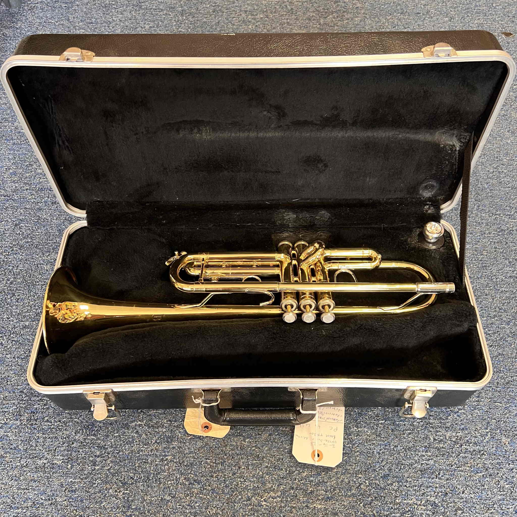Bach TR300 Trumpet 1990 brass lacquer finish (used)