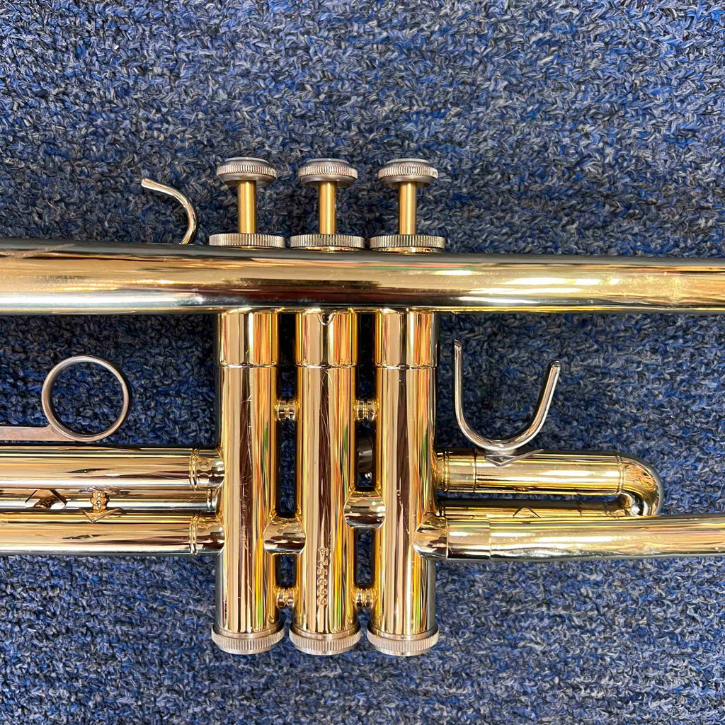 Bach TR300 Trumpet 1990 brass lacquer finish (used)