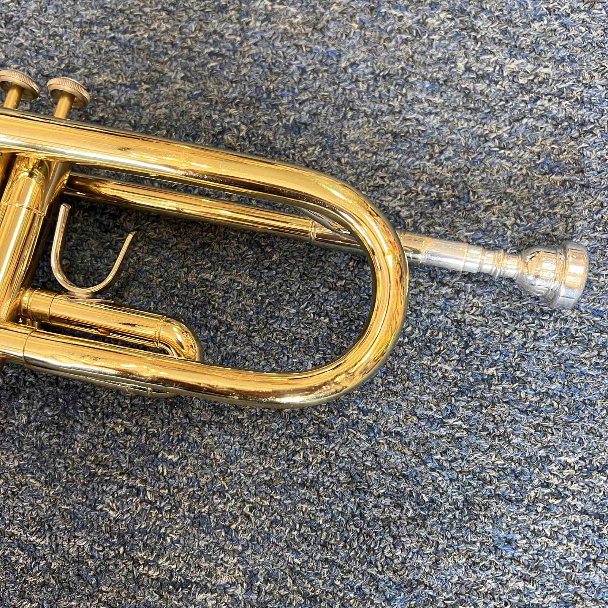 Bach TR300 Trumpet 1990 brass lacquer finish (used)