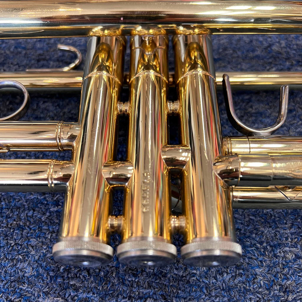 Bach TR300 Trumpet 1990 brass lacquer finish (used)