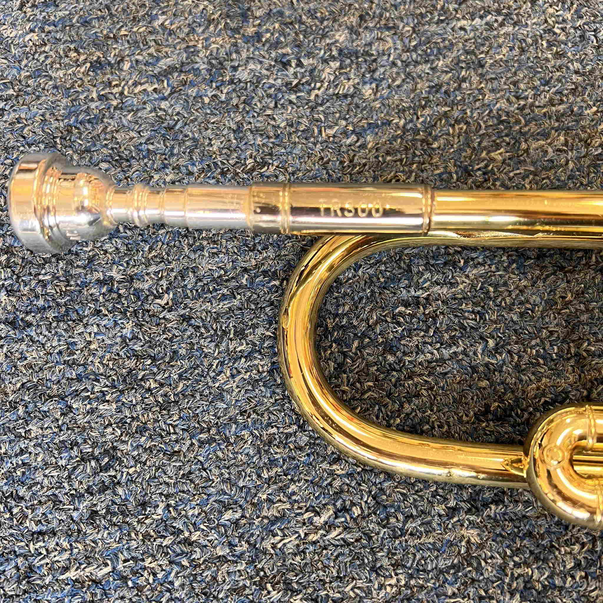 Bach TR300 Trumpet 1990 brass lacquer finish (used)