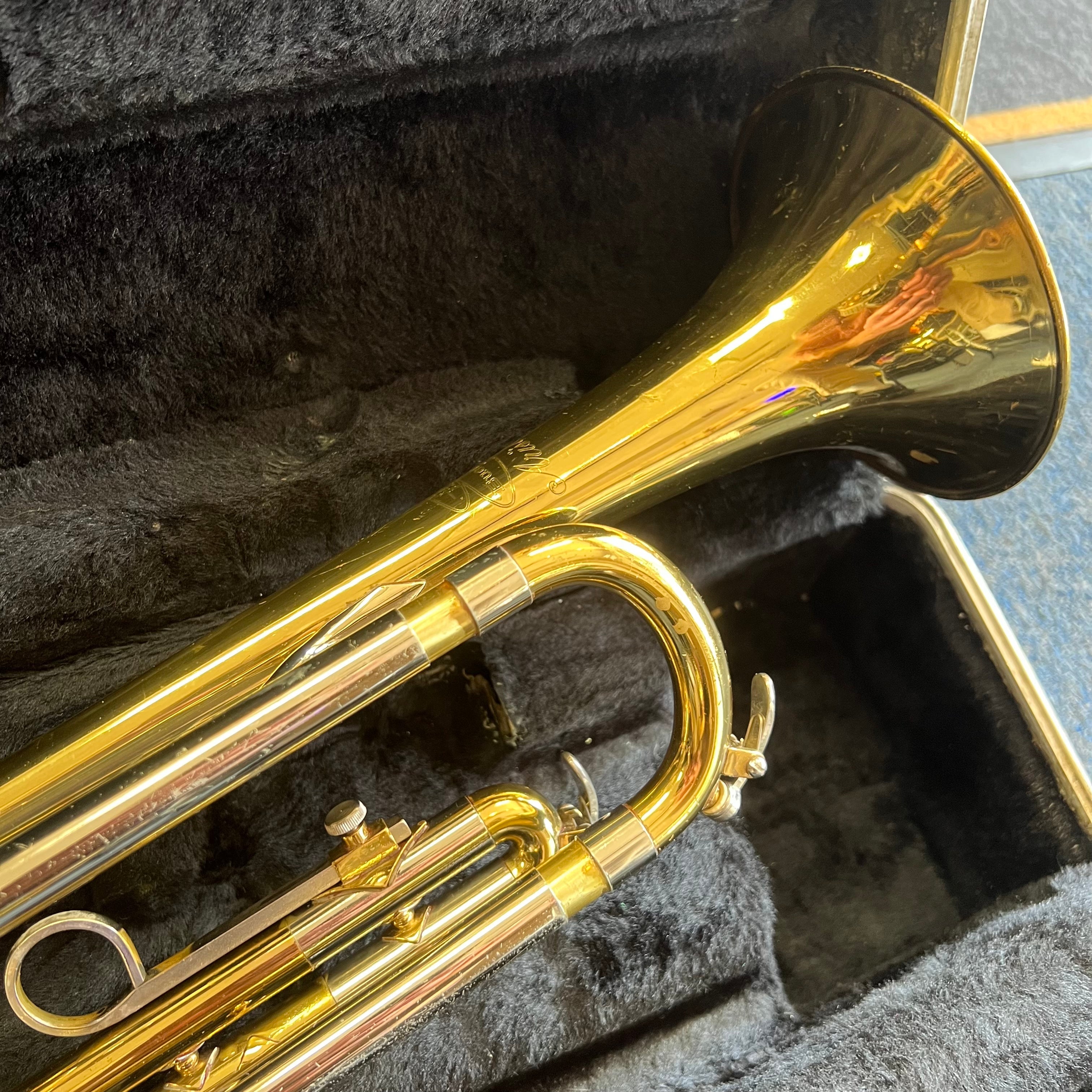 Buescher Aristocrat (Selmer Bundy) Student Trumpet w/case