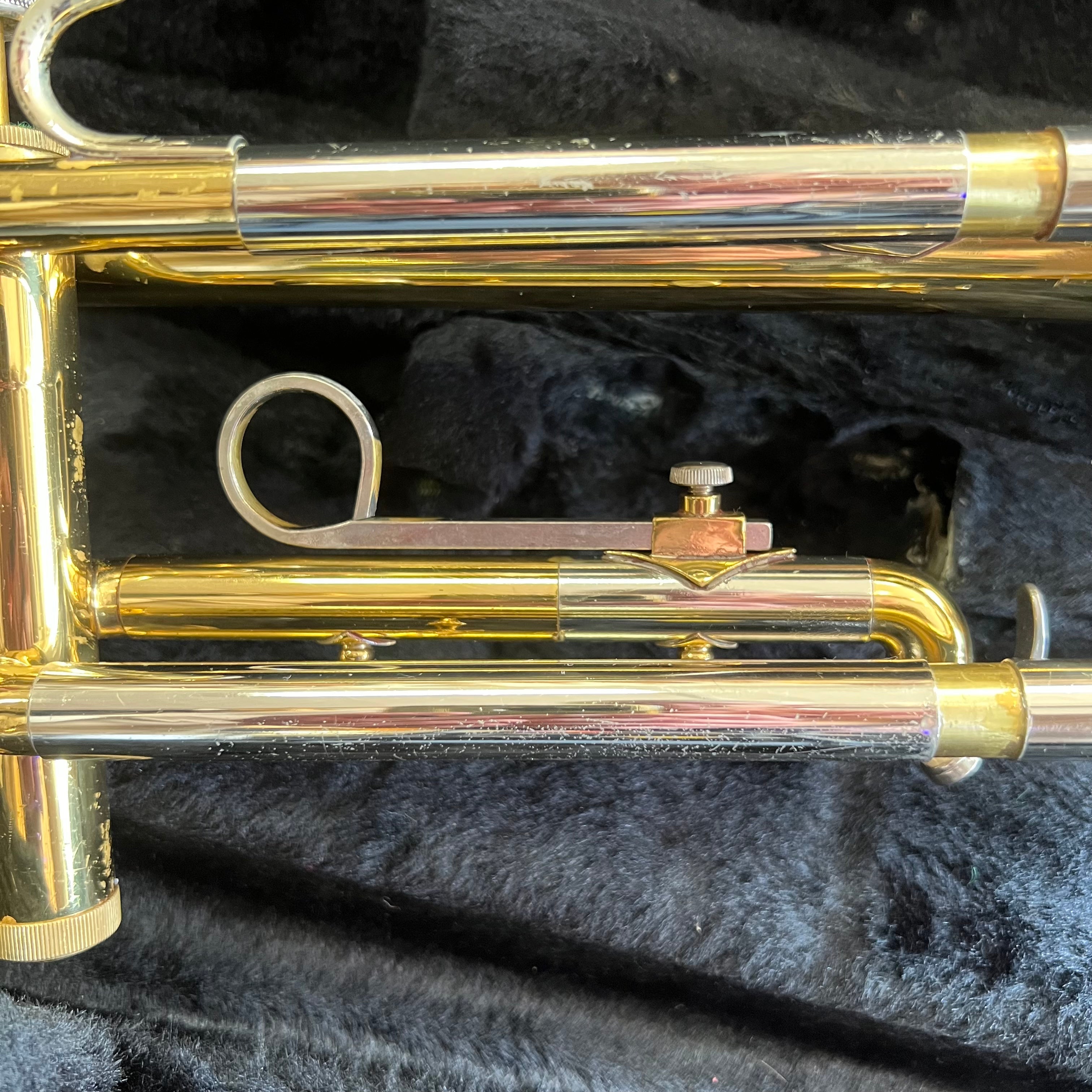 Buescher Aristocrat (Selmer Bundy) Student Trumpet w/case