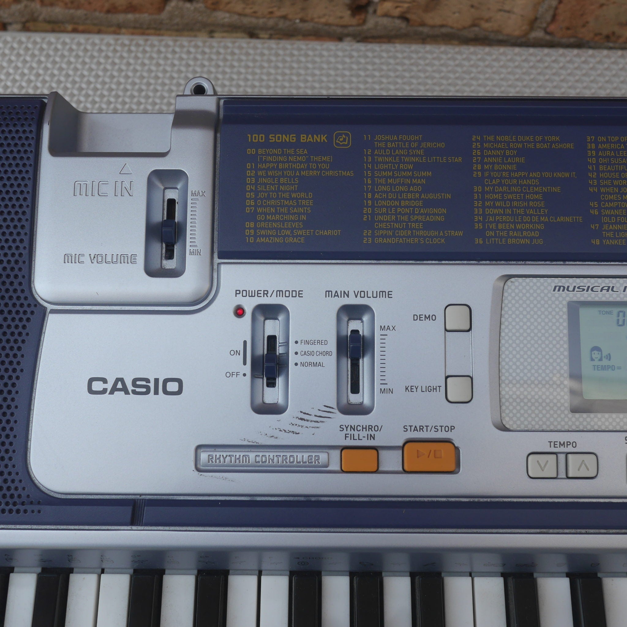 Casio LK-110 61-Key Key-Lighting Keyboard used
