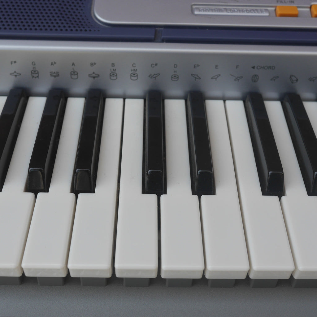 Casio LK-110 61-Key Key-Lighting Keyboard used