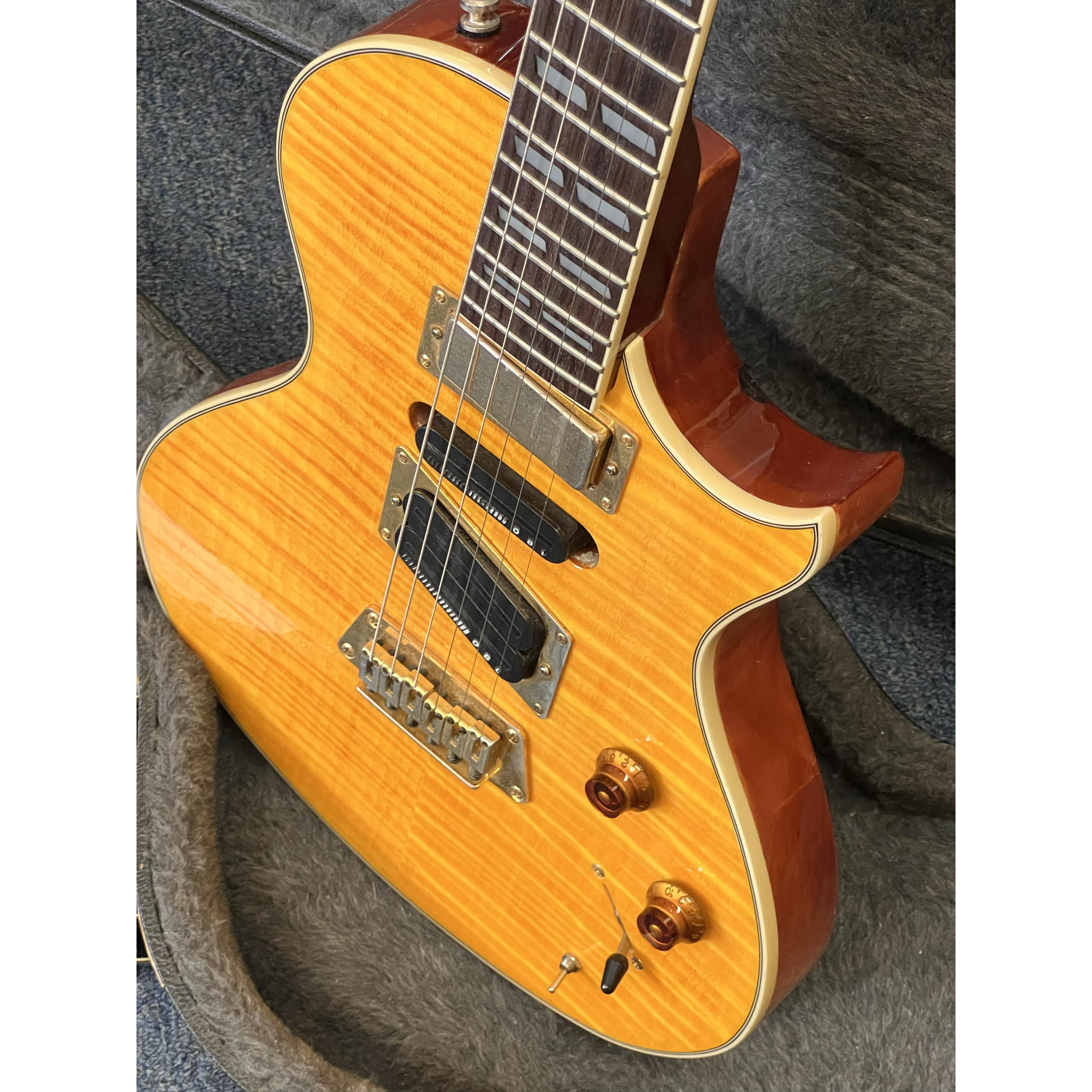 Epiphone Nighthawk Electric Guitar w/case Amber 1997