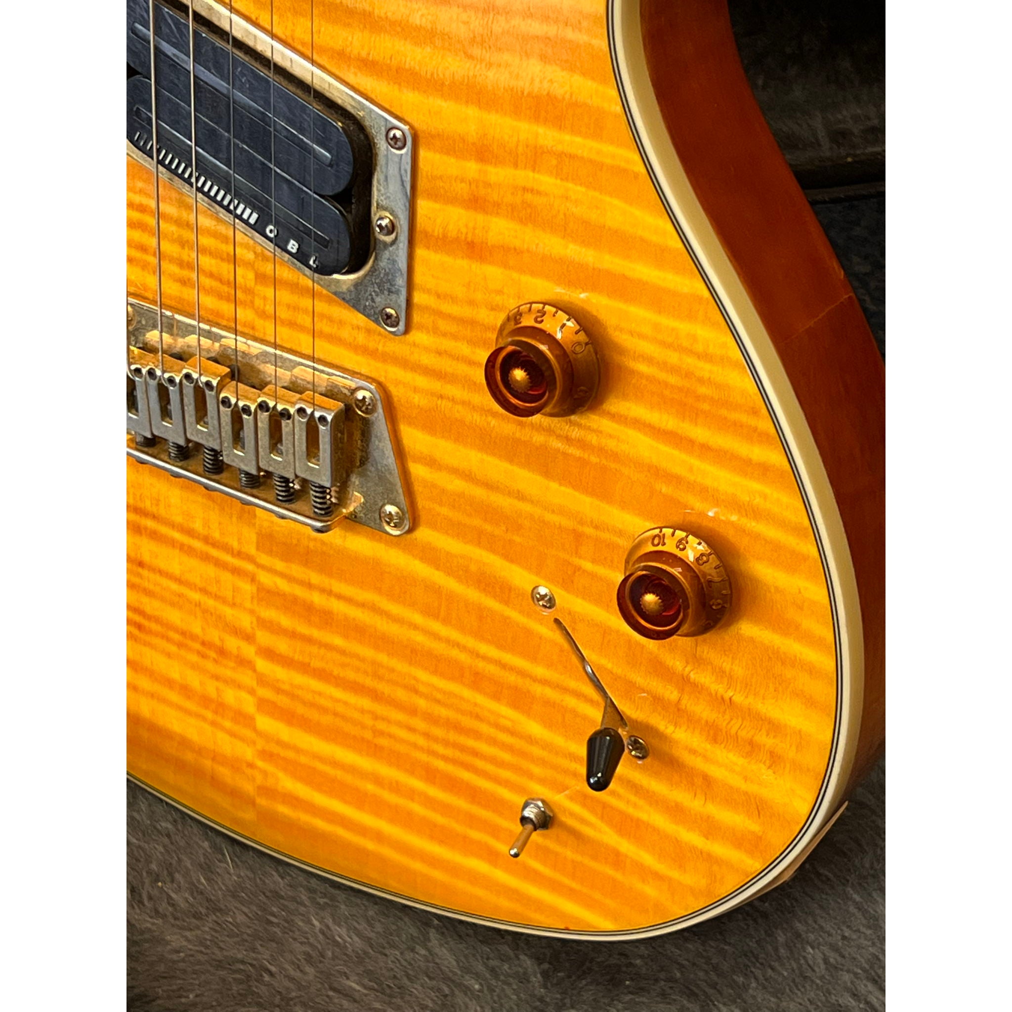 Epiphone Nighthawk Electric Guitar w/case Amber 1997