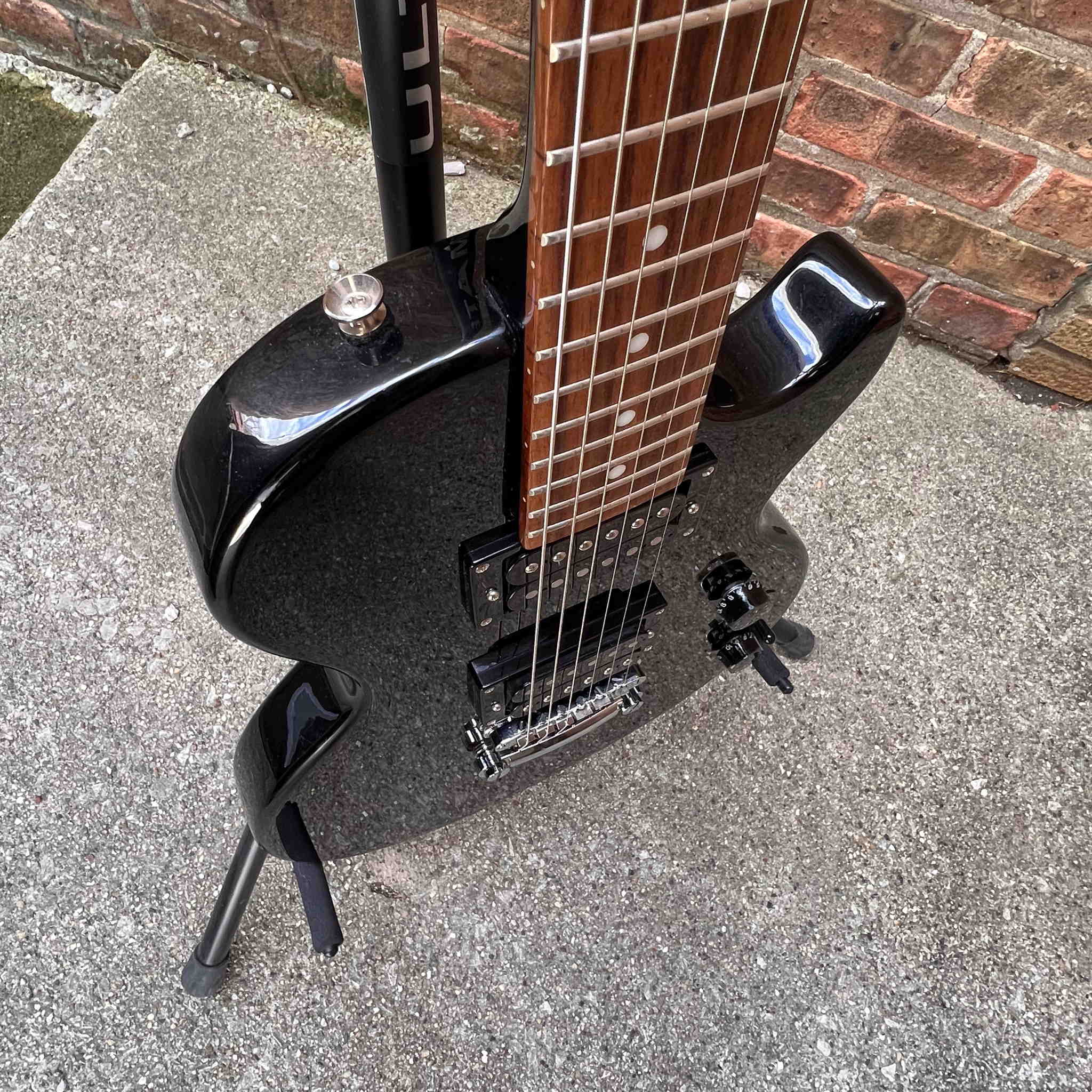 Epiphone Special II Electric Guitar Gloss Black w/case (used)
