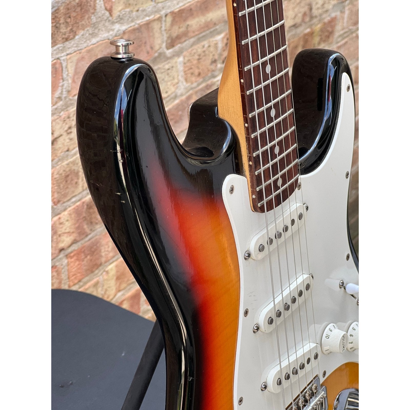 Fender "Squier Series" Standard Stratocaster Sunburst Korea Used Fender "Squier Series" Standard