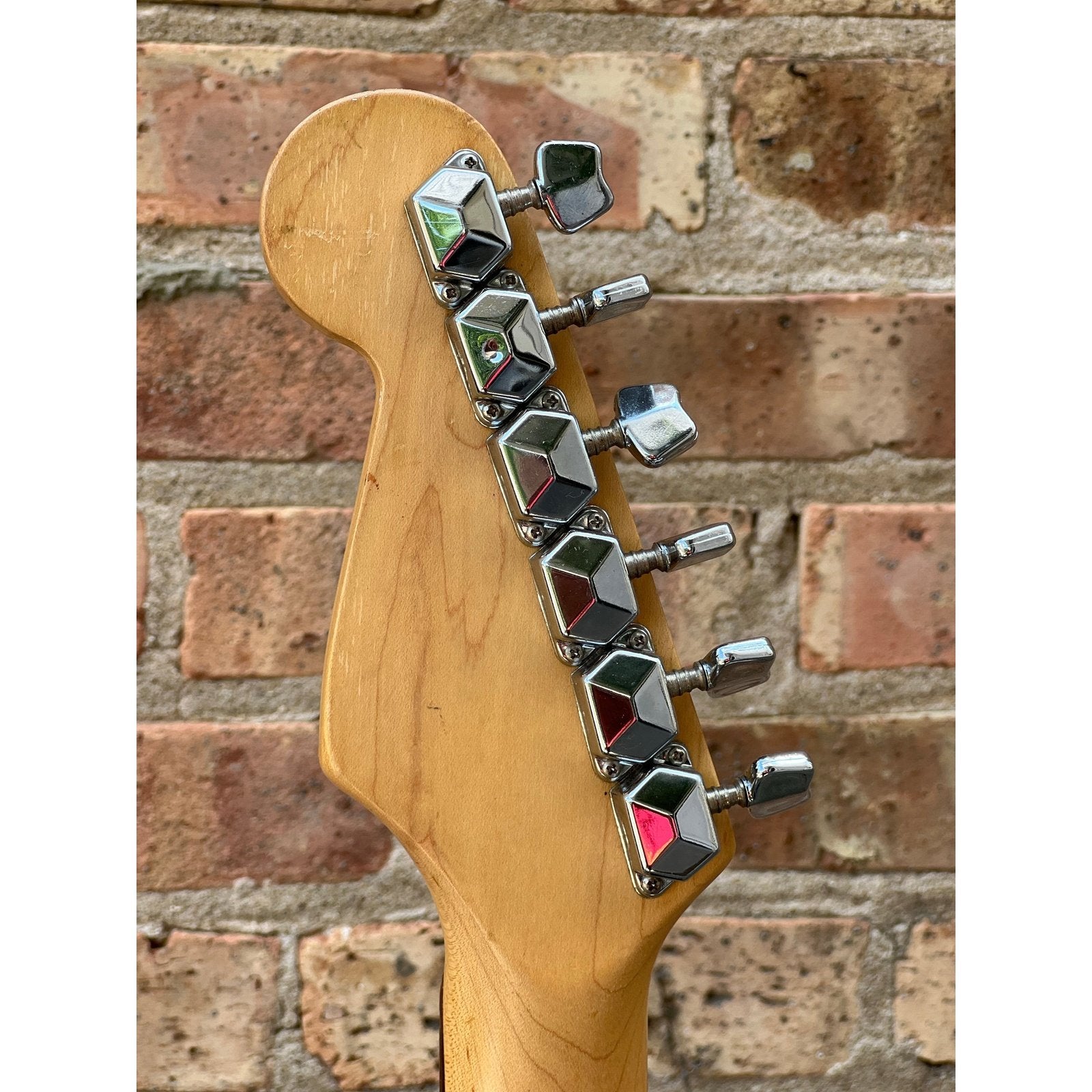 Fender "Squier Series" Standard Stratocaster Sunburst Korea Used Fender "Squier Series" Standard